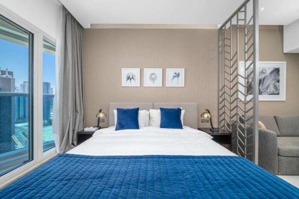 Sterling In Damac Prive *