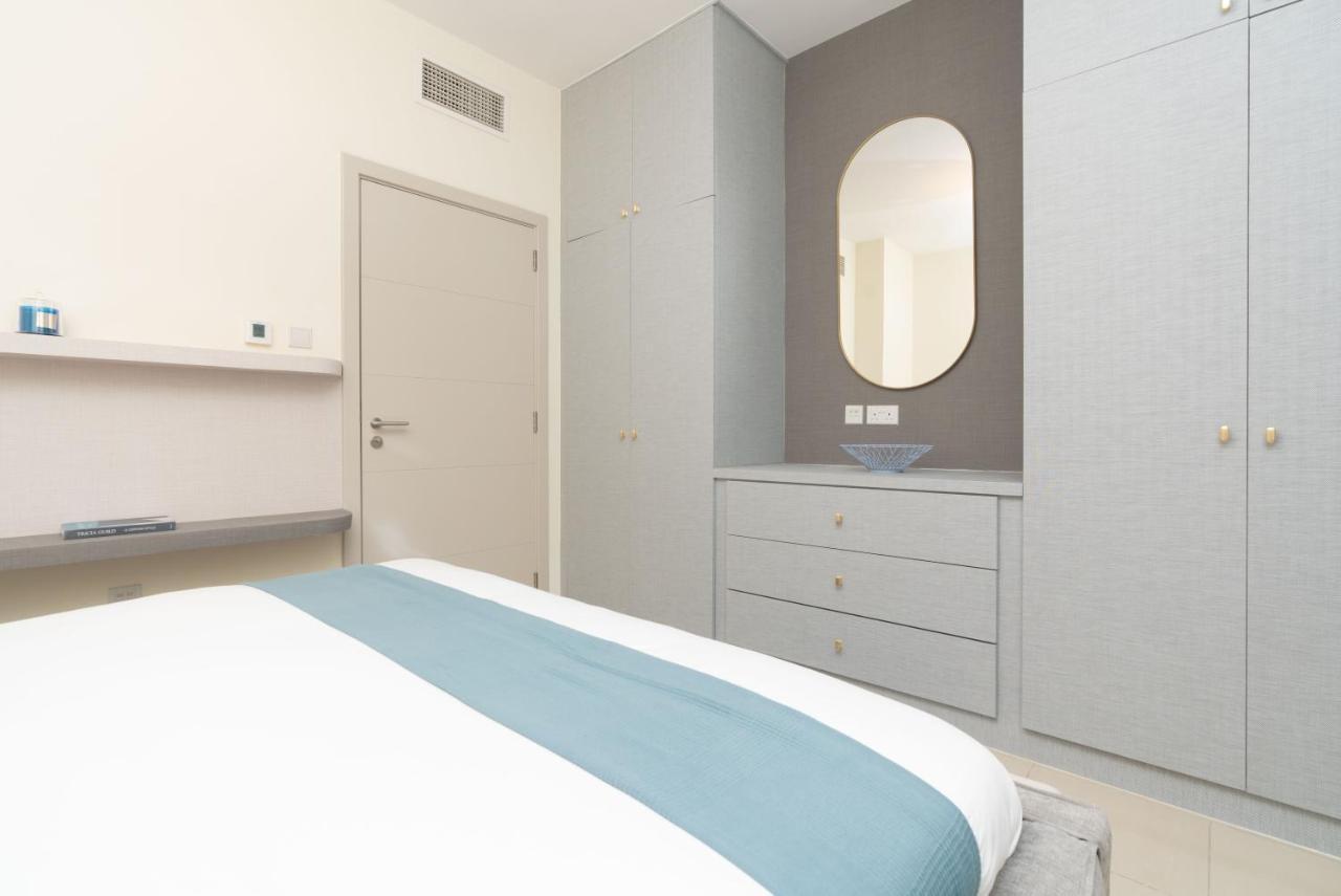 Burj Khalifa Views / 5 Min Walk From Mall / Opera / Upgraded / Designer Choice / 8 People / The Location Apartment *