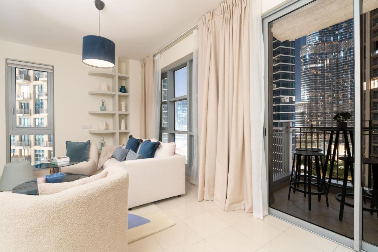 Apartment Burj Khalifa Views / 5 Min Walk From Mall / Opera / Upgraded / Designer Choice / 8 People / The Location