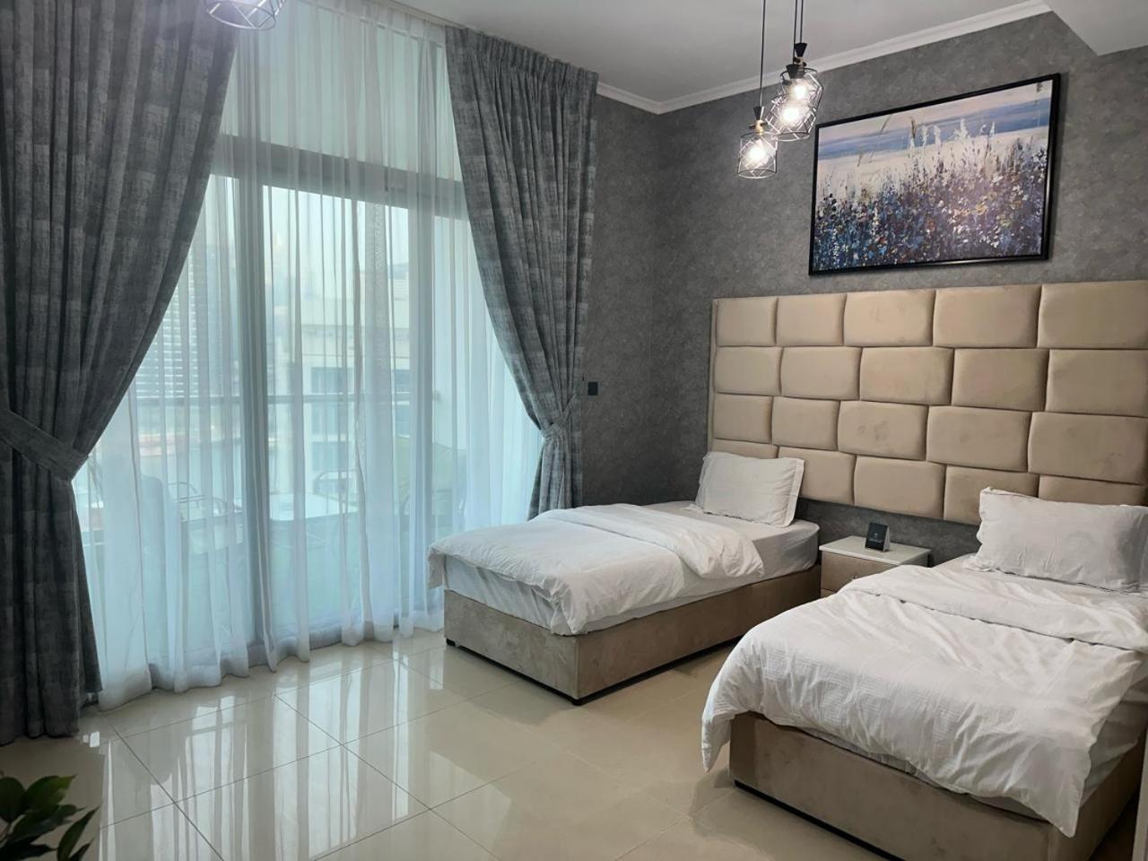 Appartement Success Luxury - 5 Min Away Marina Corniche - Free Housekeeping Provided Everyday-24-7 Staff Available For Services Dubai