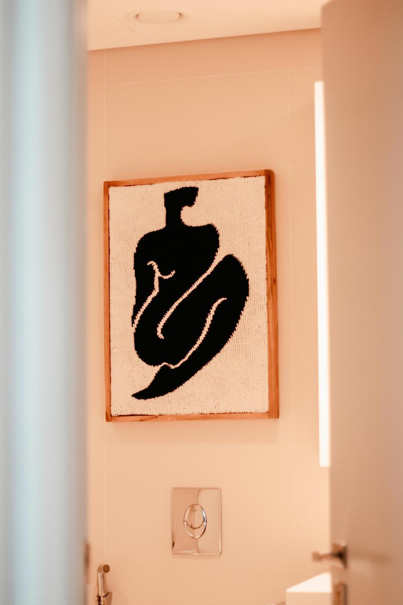 Apartamento Oceanfront Escape: Stylish 1 Bedroom In Beachfront