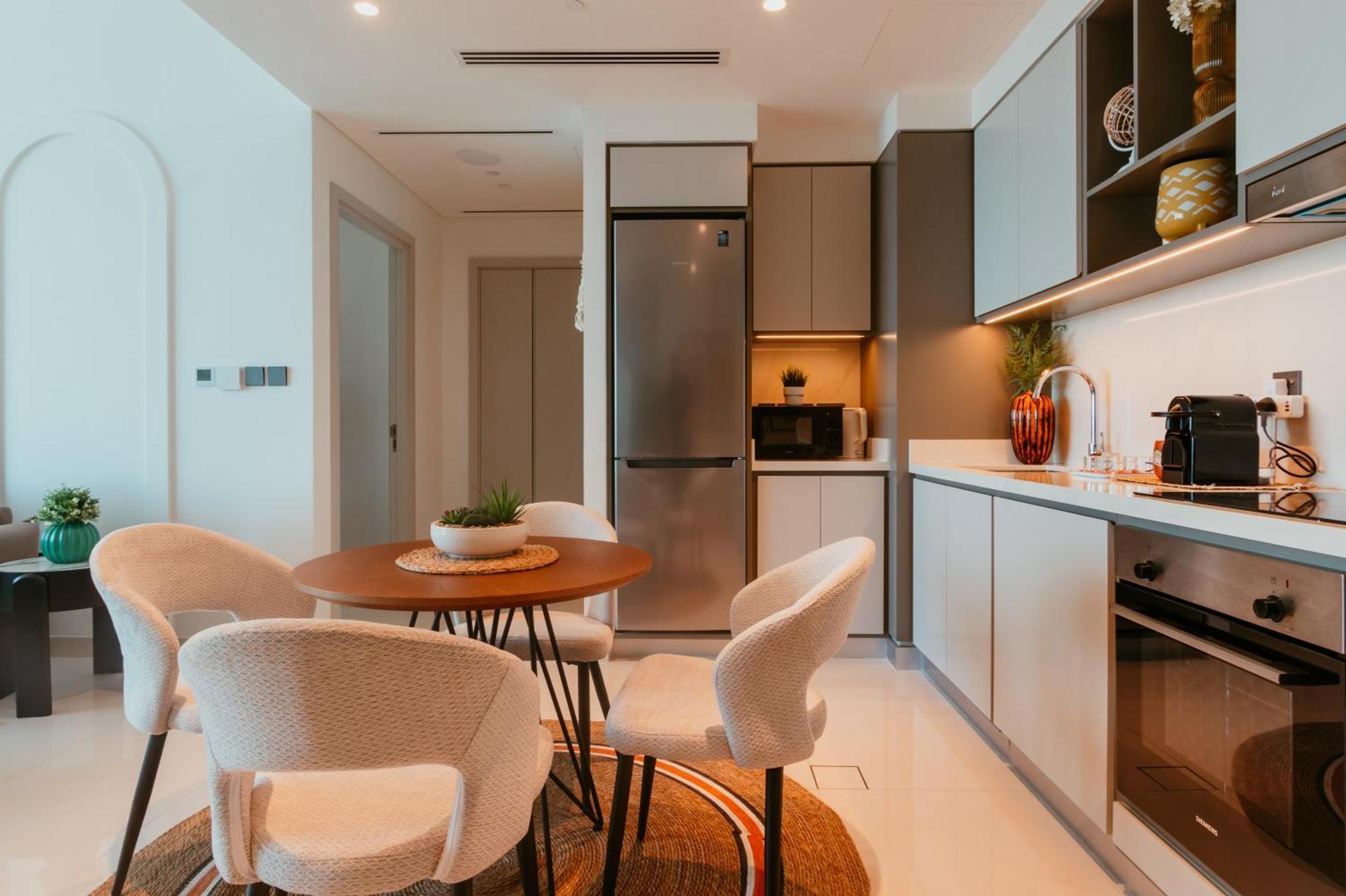 Oceanfront Escape: Stylish 1 Bedroom In Beachfront *
