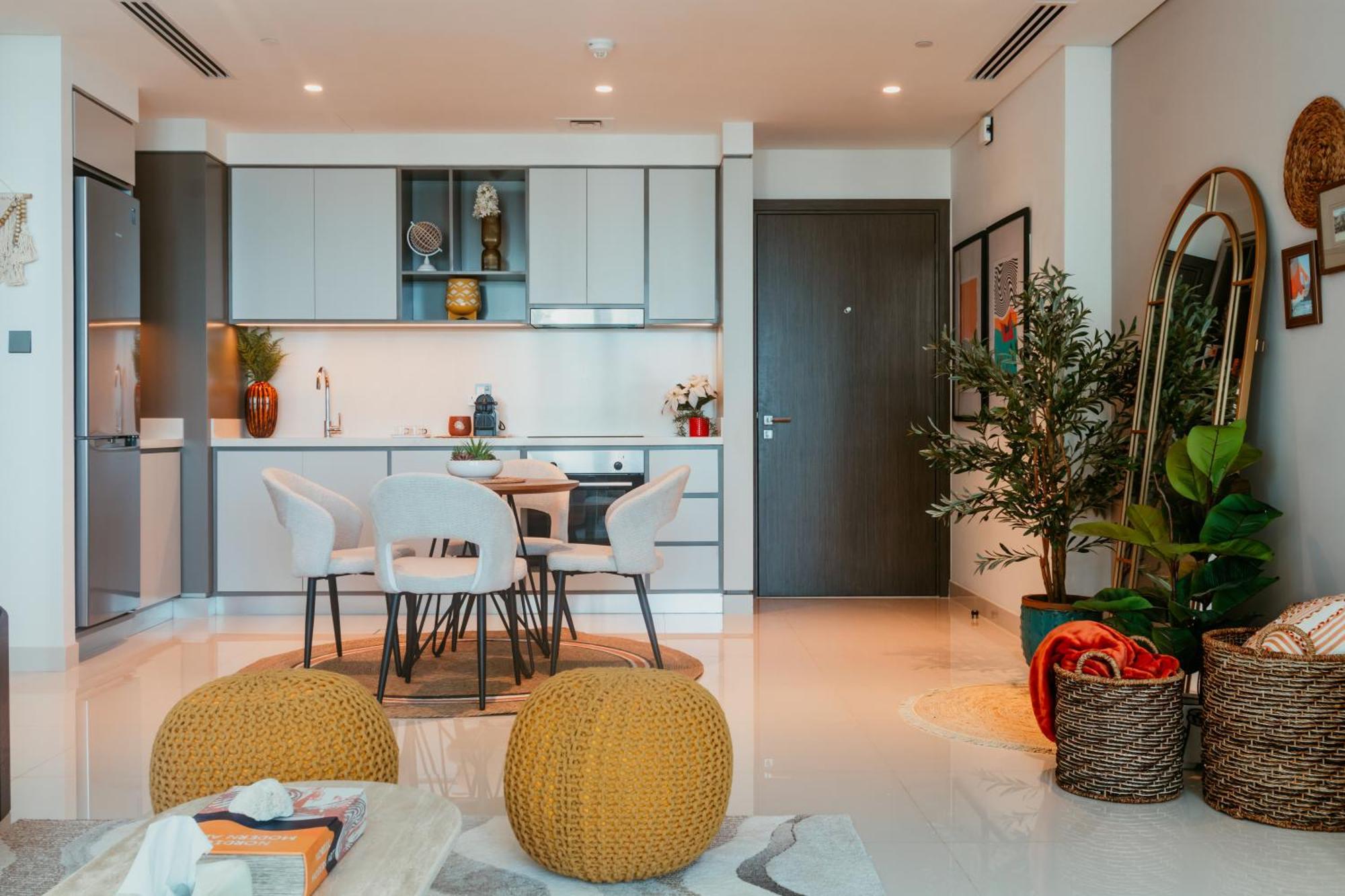 Oceanfront Escape: Stylish 1 Bedroom In Beachfront