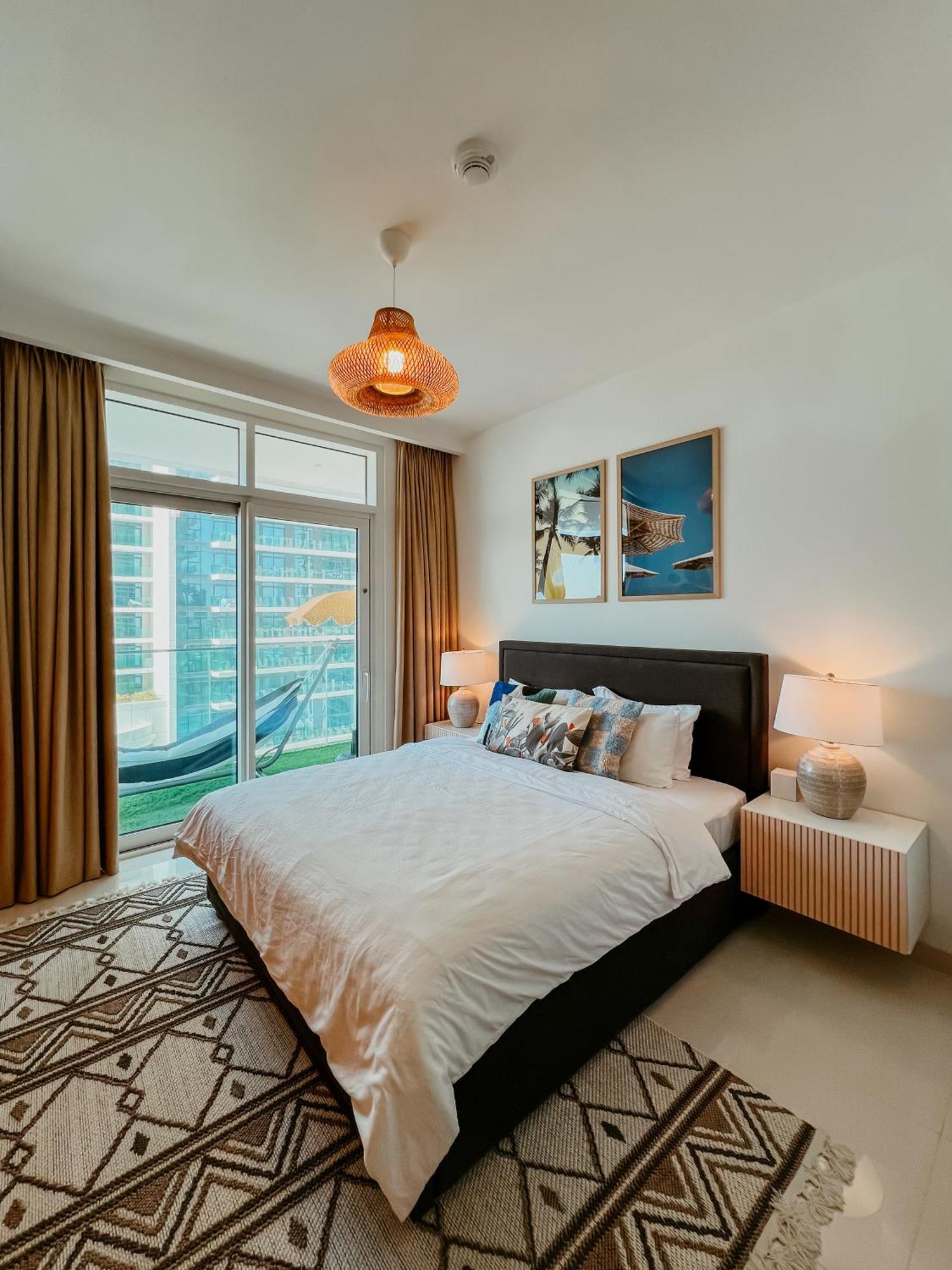 Oceanfront Escape: Stylish 1 Bedroom In Beachfront Apartamento *