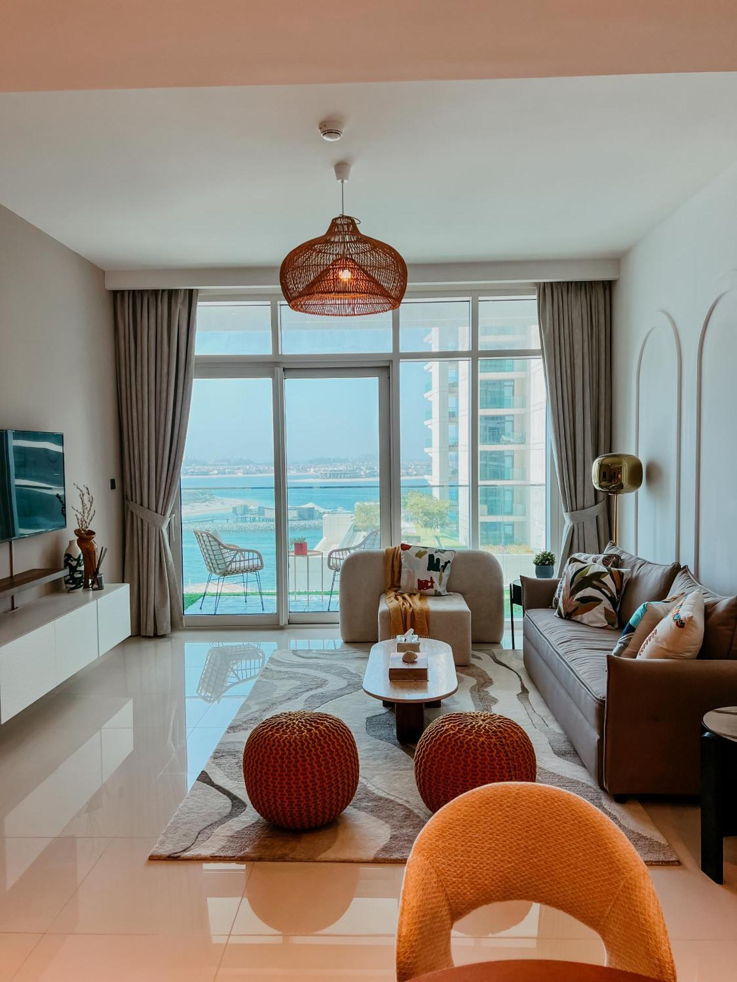 Apartamento Oceanfront Escape: Stylish 1 Bedroom In Beachfront Dubai
