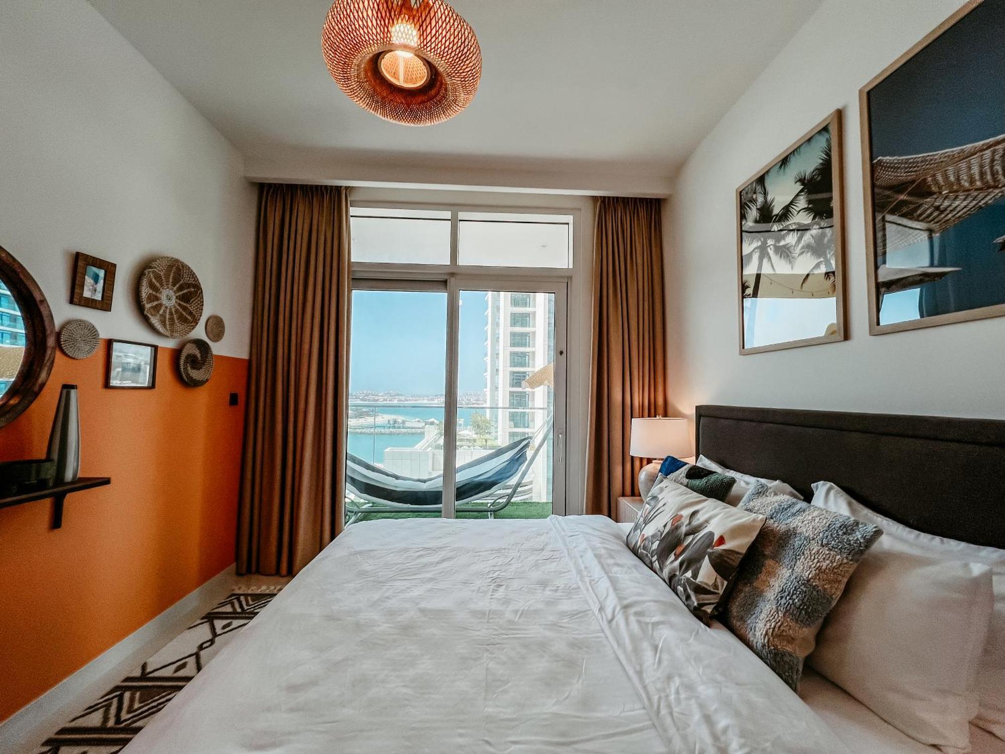 Apartamento Oceanfront Escape: Stylish 1 Bedroom In Beachfront Dubai