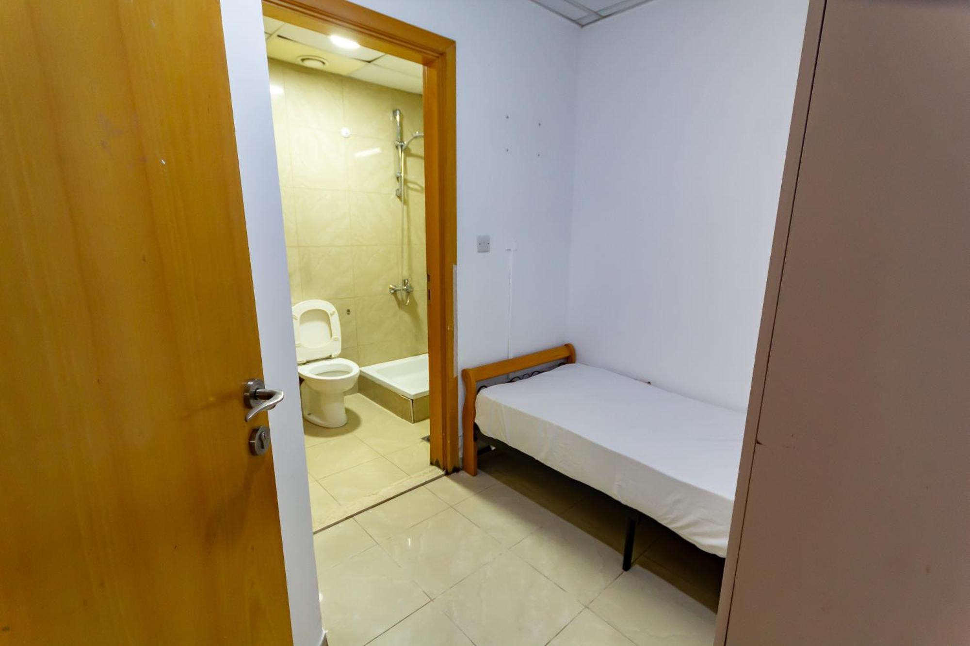 Budget With Private Bathroom For 'girls' Only In Dubai, Marina Lägenhet Dubai