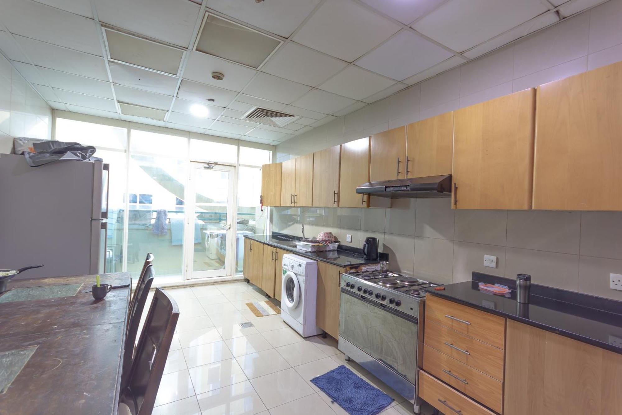 Budget With Private Bathroom For 'girls' Only In Dubai, Marina Lägenhet