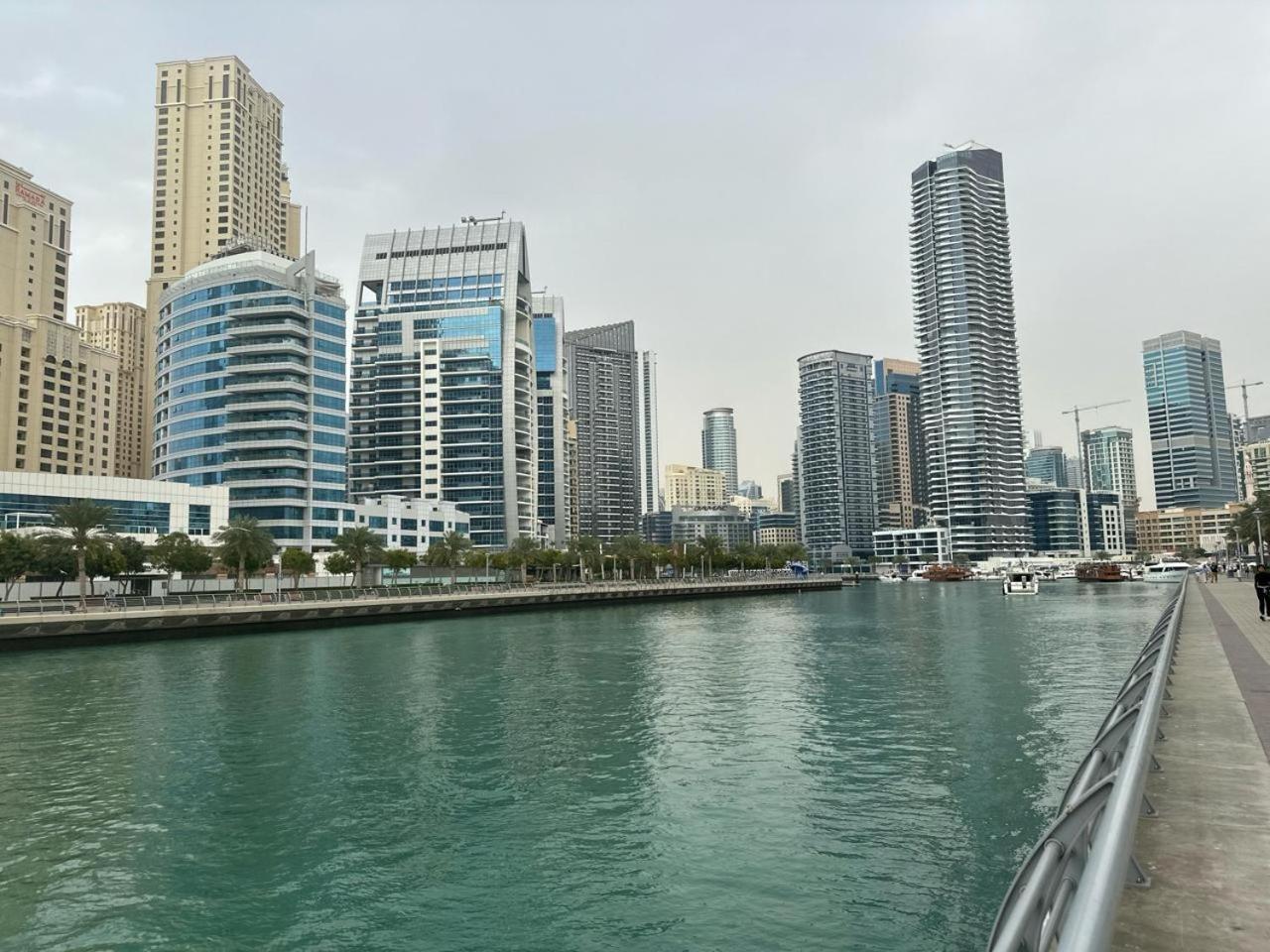 Success Luxury - 5 Min Away Marina Corniche - Free Housekeeping Provided Everyday-24-7 Staff Available For Services Appartement