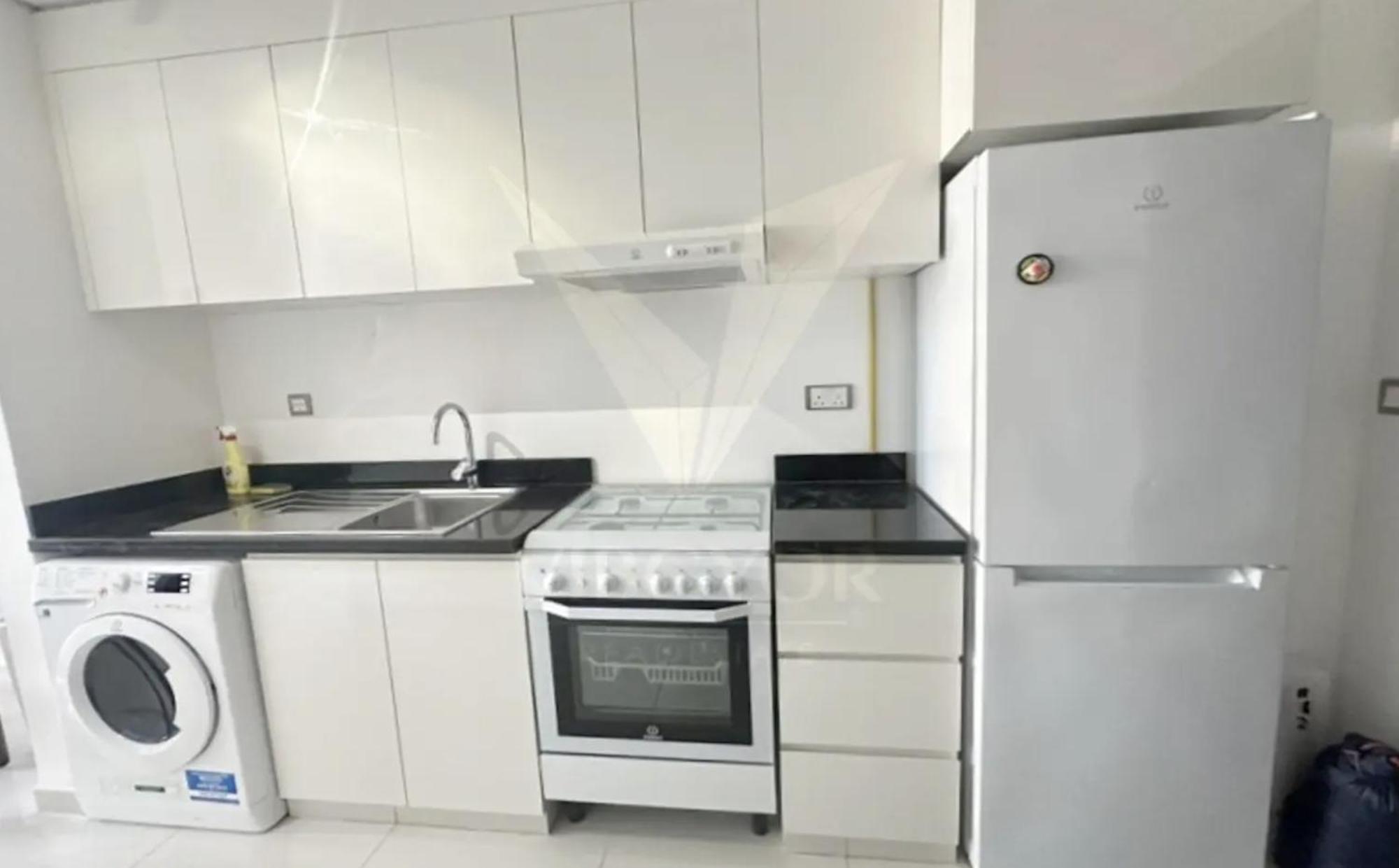 Appartement 38th Floor Luxe Studio In Jvc, Centrally Located, Swimming Pool & Gym, Must View Dubai