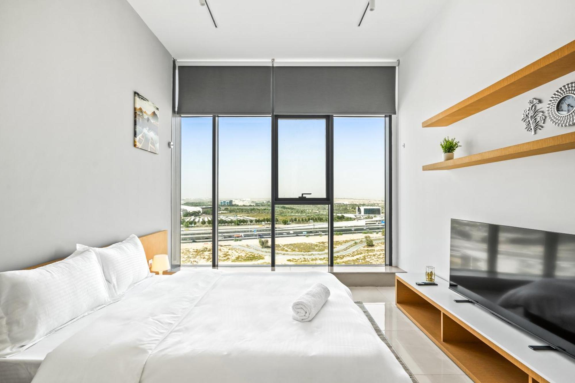 Cozy And Sunny In Dubailand *