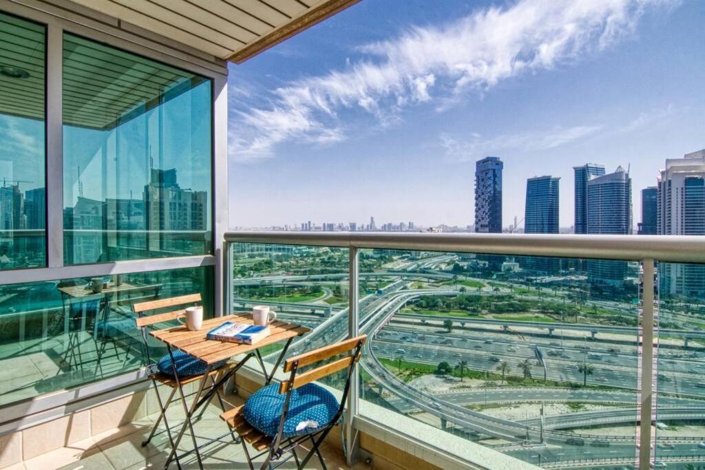 Breathtaking 2br W/180 Degree Views - Marina Apartamento