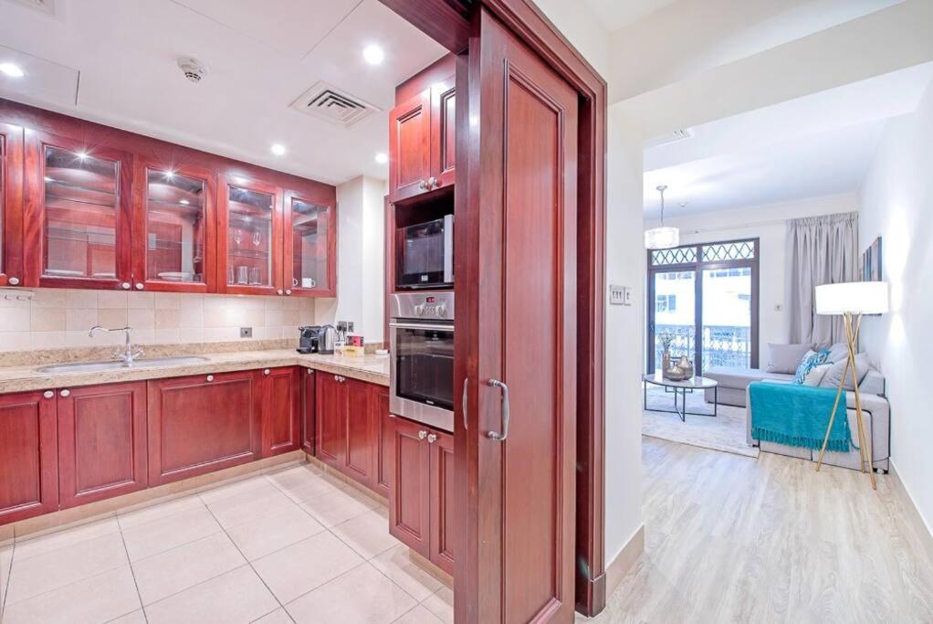 Stylish 2br With Balcony Near Mall And Burj Khalifa Apartamento *
