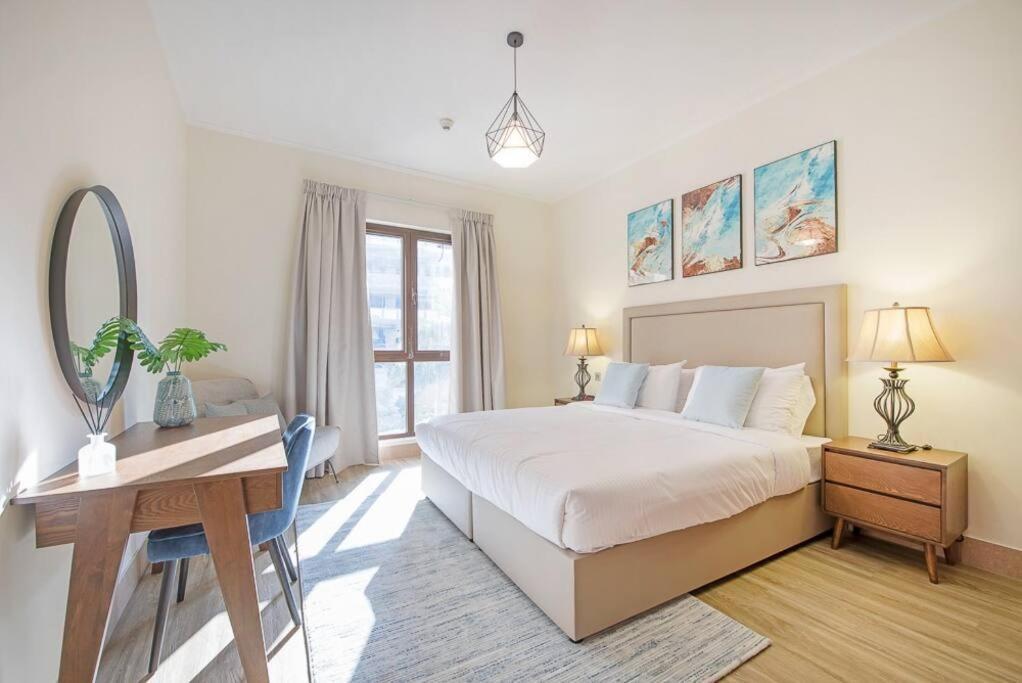 Stylish 2br With Balcony Near Mall And Burj Khalifa