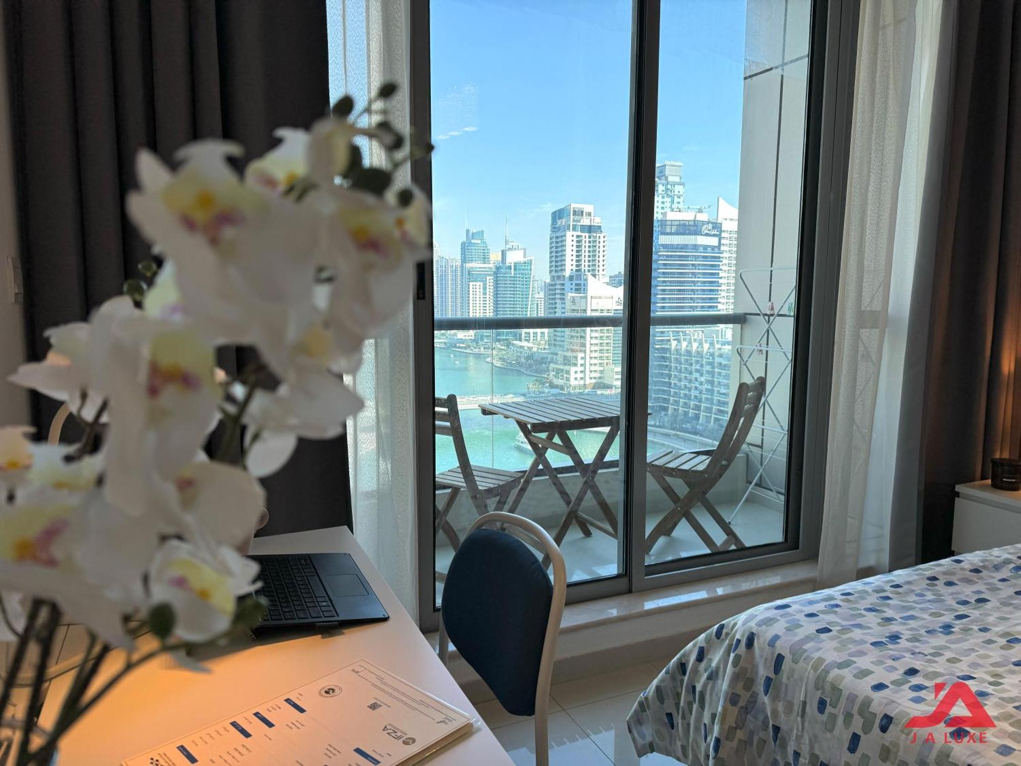 Apartamento Lovely Marina View 1br In Bay Central Tower Dubái