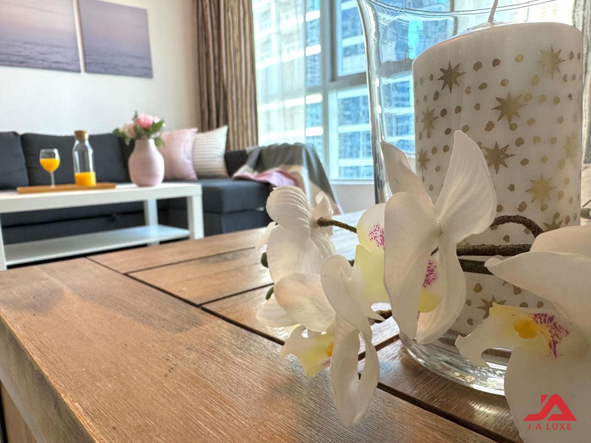 Lovely Marina View 1br In Bay Central Tower Apartamento Dubái