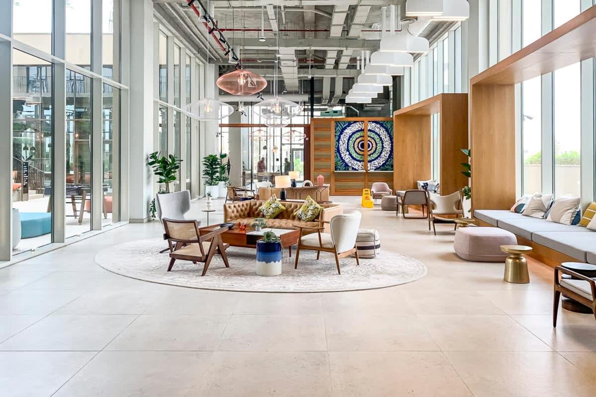 Frank Porter - Collective Tower 1 Apartemen