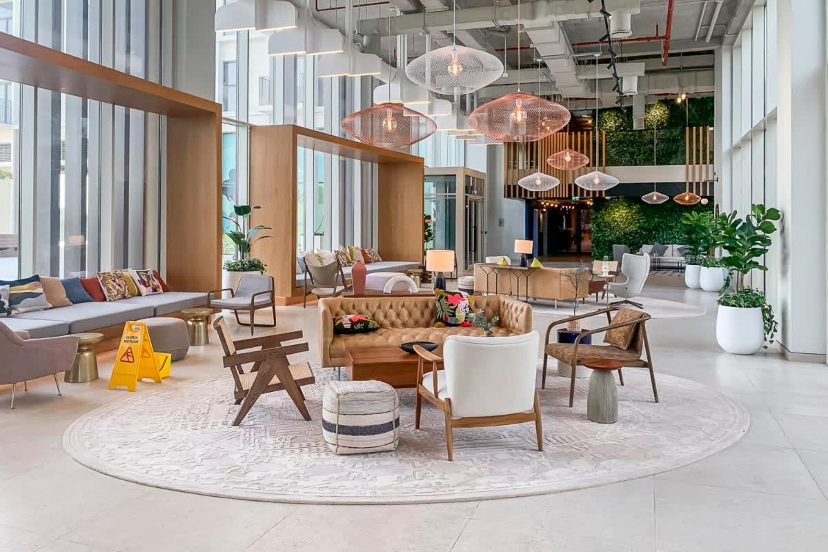 Frank Porter - Collective Tower 1 Apartemen *