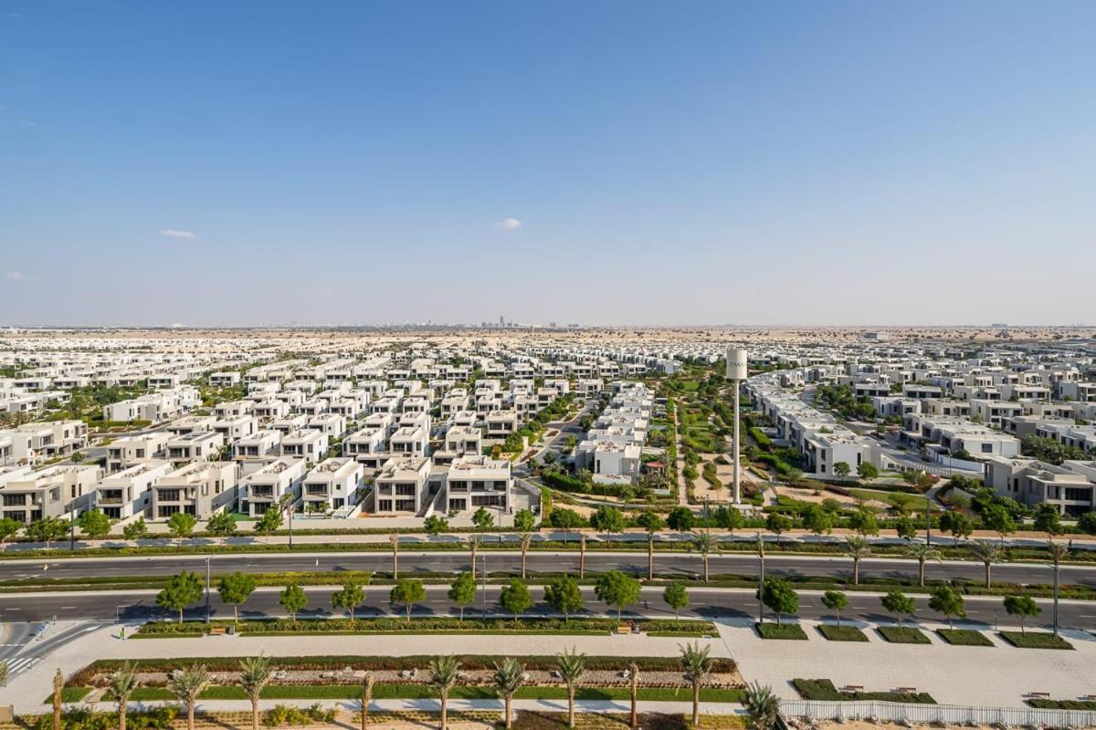 Frank Porter - Collective Tower 1 Apartemen Dubai