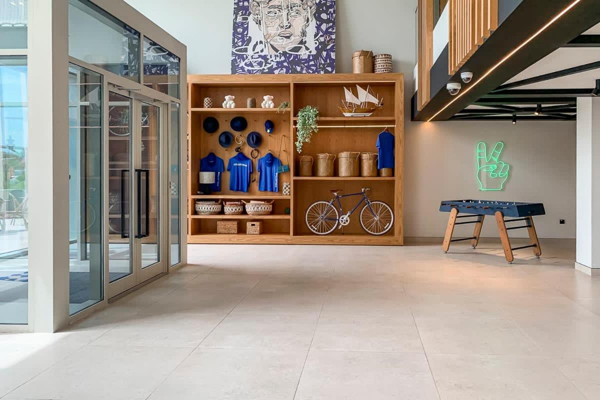Frank Porter - Collective Tower 1 Apartemen *