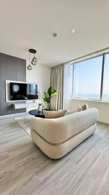 Apartamento Amazing Modern Spacious Studio At Sky Gardens Difc Dubái