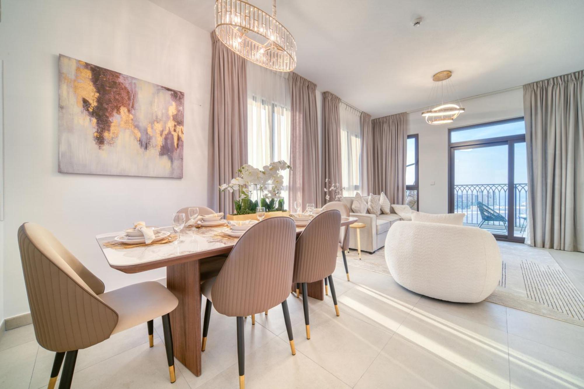 Coastal Luxury: 2br Retreat With Sea Views Apartamento Dubái