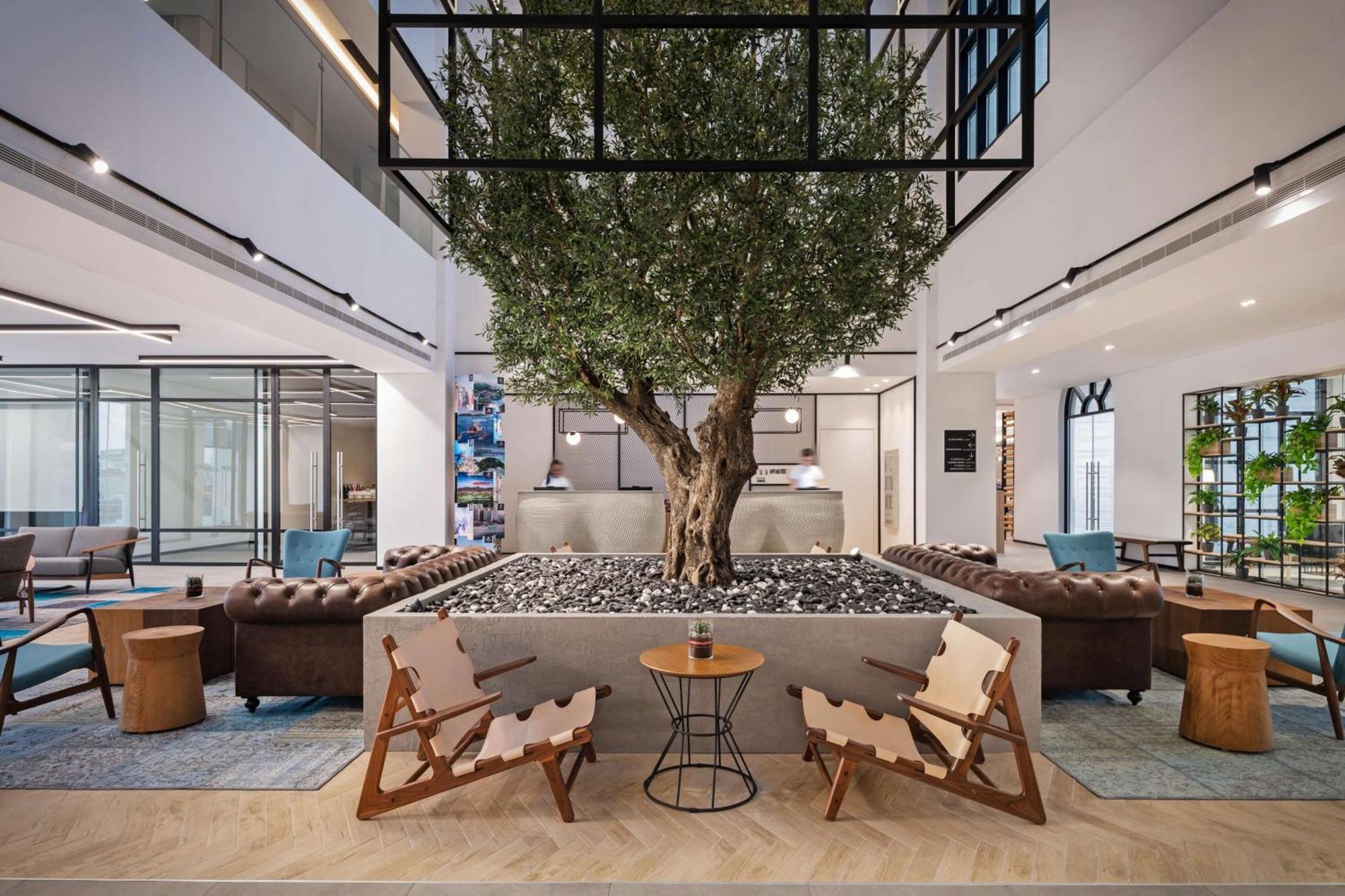 Hotell The Manor By Ja,