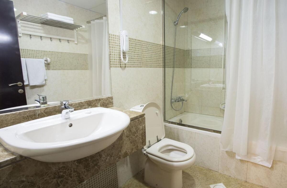 Double Partition In Al Barsha 1 Nearest To Metro Habitación en casa particular