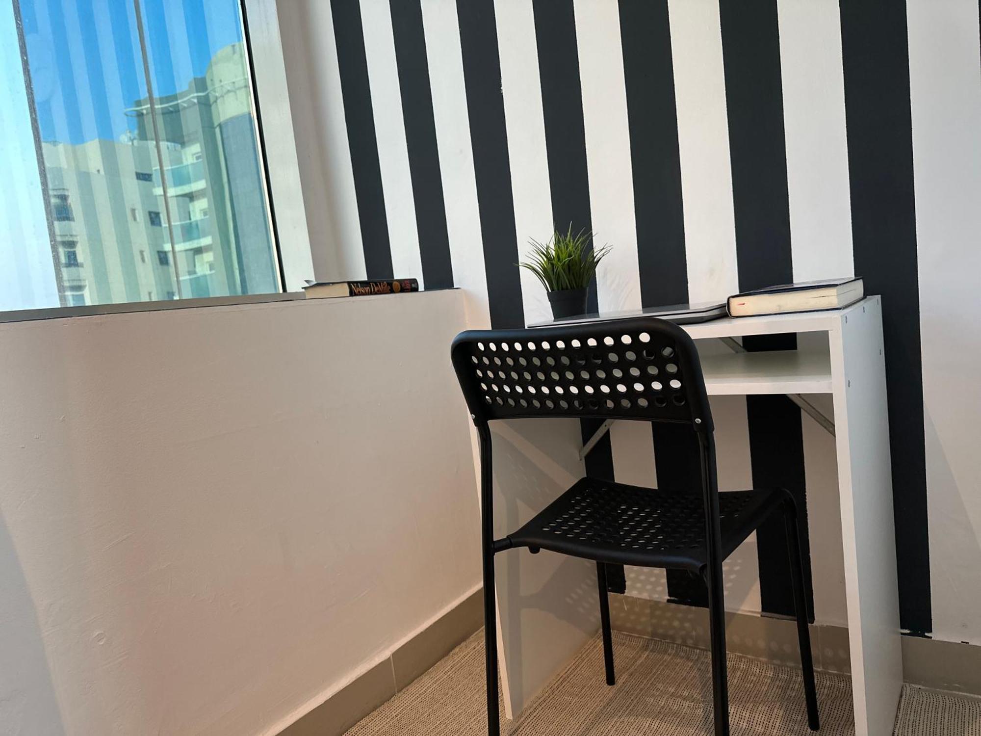 Double Partition In Al Barsha 1 Nearest To Metro * Dubái