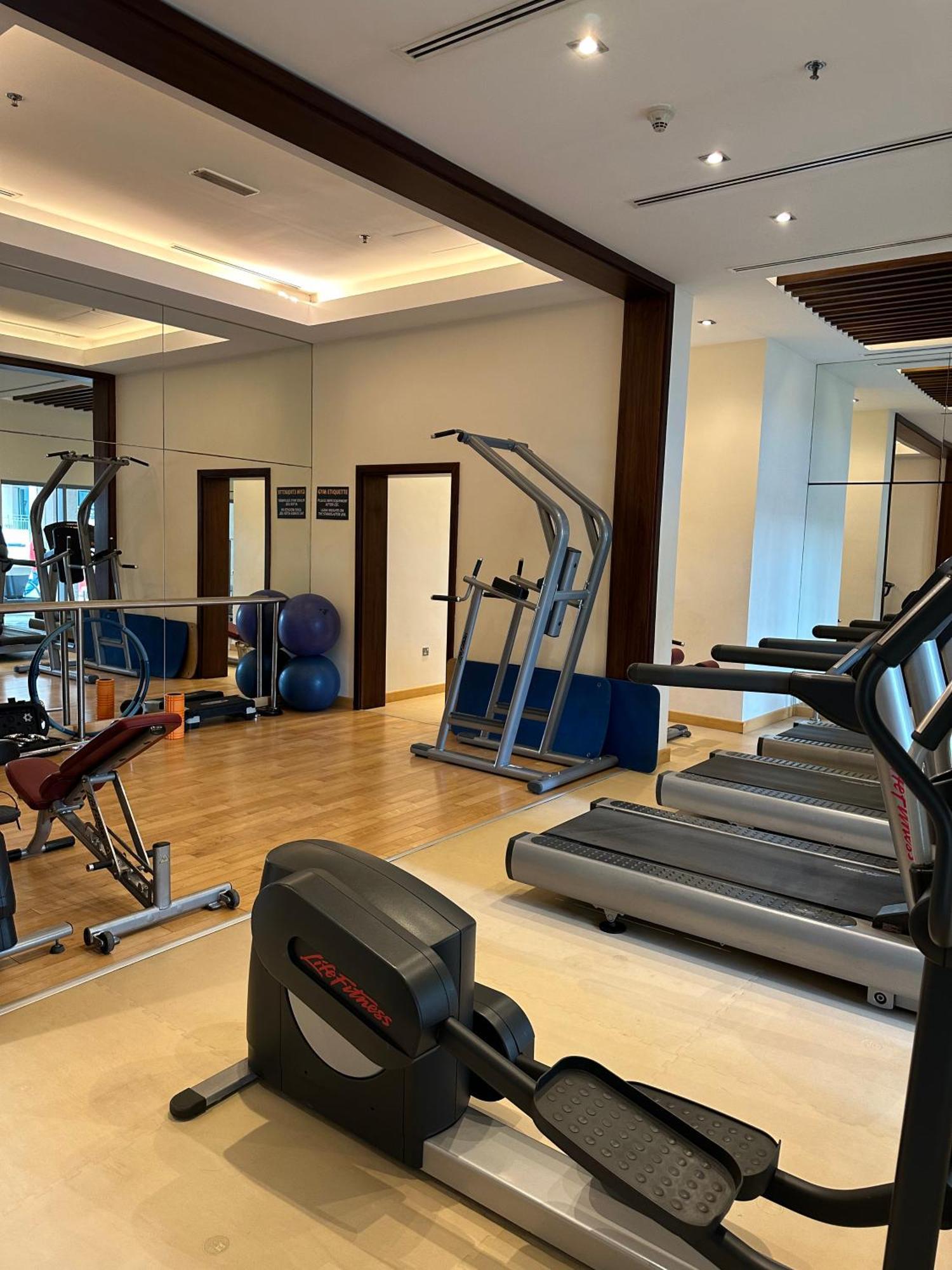 Burj Khalifa Views / 5 Min Walk From Mall / Opera / Upgraded / Designer Choice / 8 People / The Location Apartment Dubai