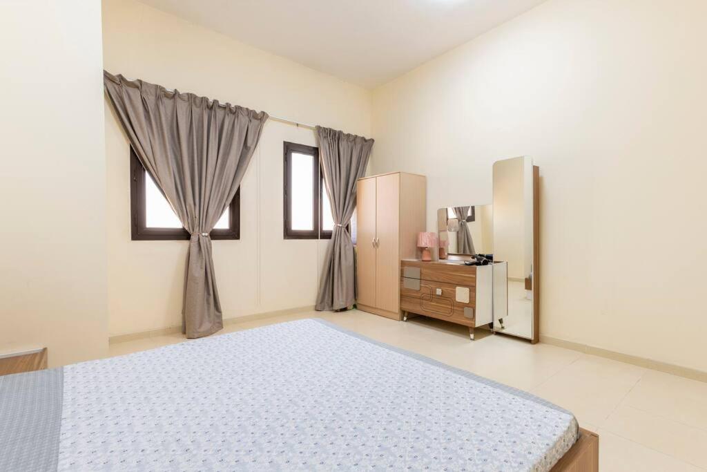 Beautiful 1br With Views At Silicon Lägenhet *