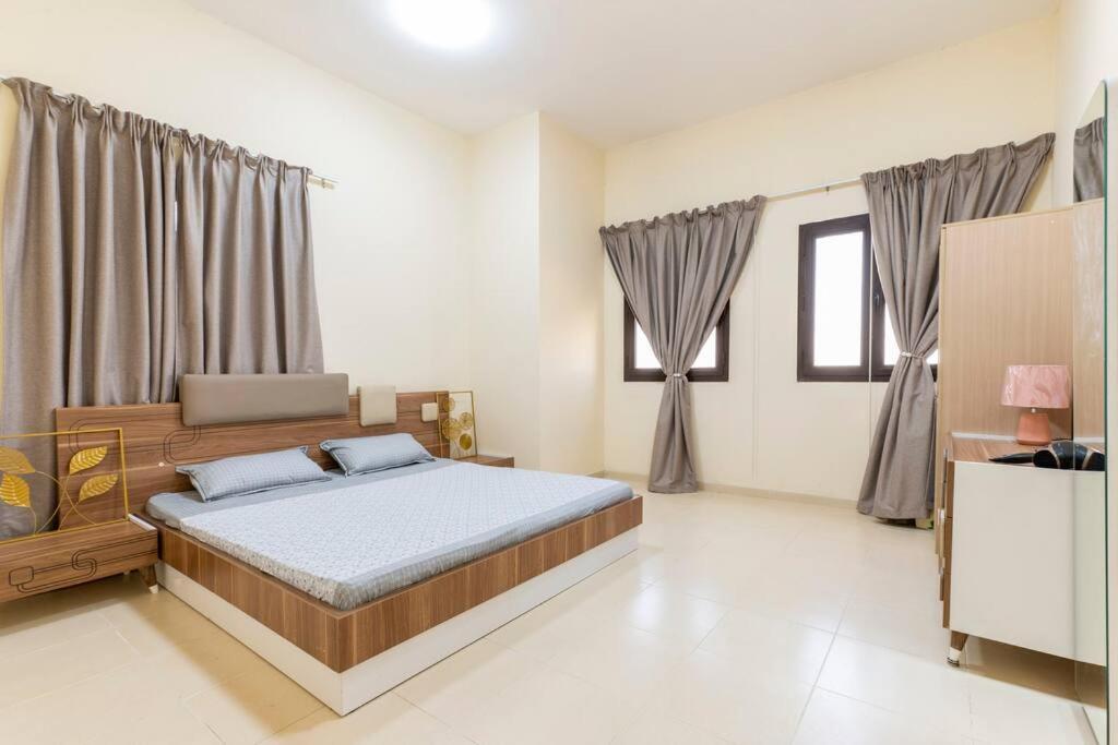 Beautiful 1br With Views At Silicon Lägenhet *
