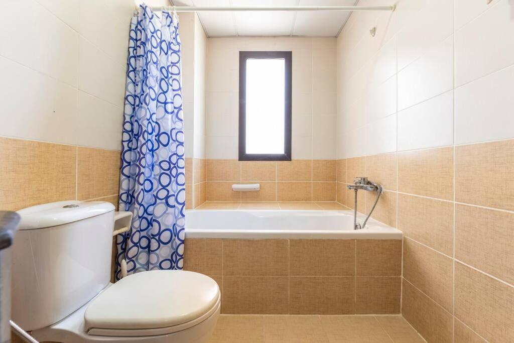 Lägenhet Beautiful 1br With Views At Silicon Dubai