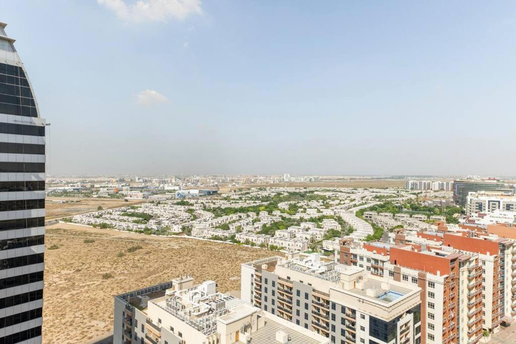 Beautiful 1br With Views At Silicon Lägenhet Dubai