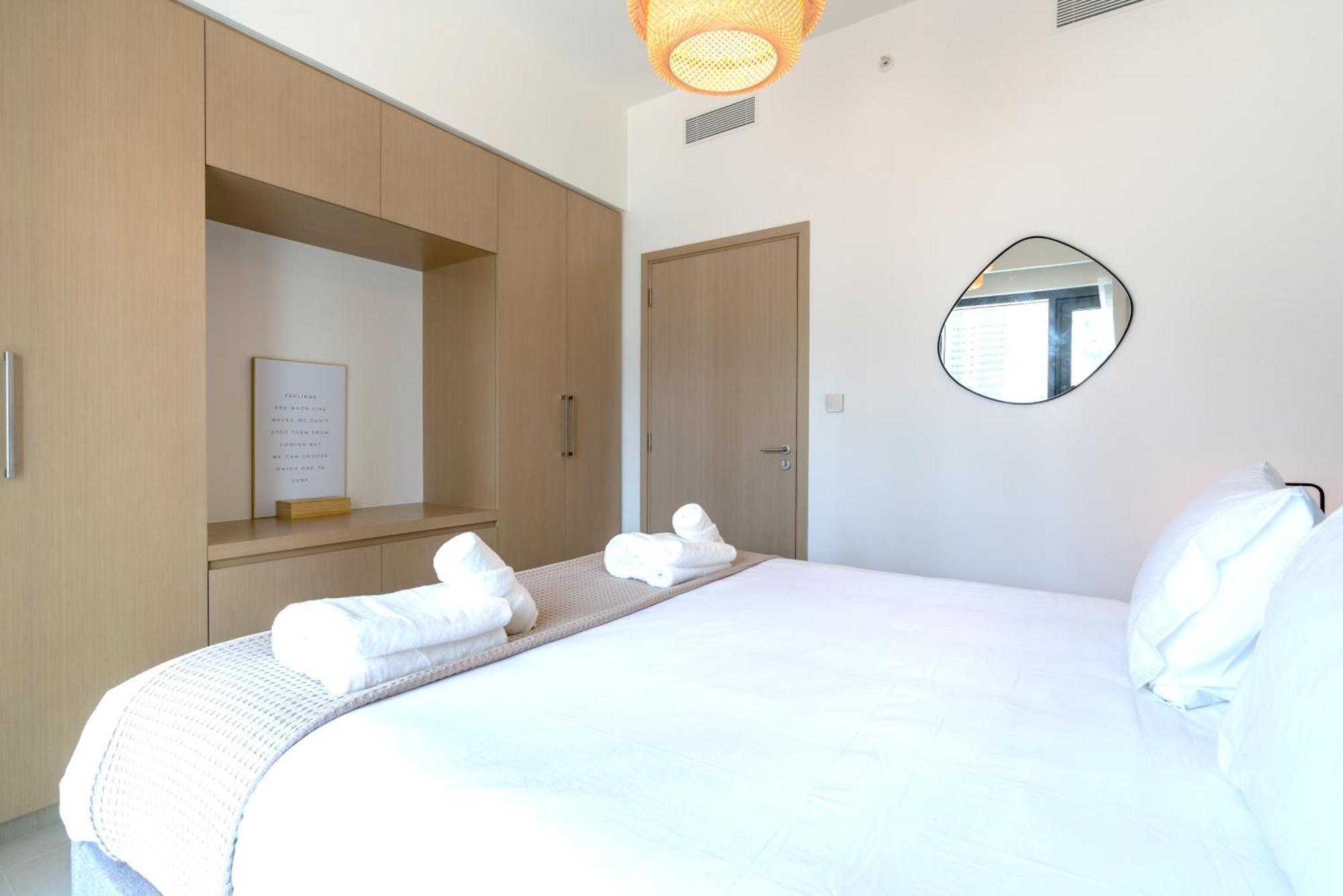 Luxury Burj Royale Modern Apt With Balcony Apartment *