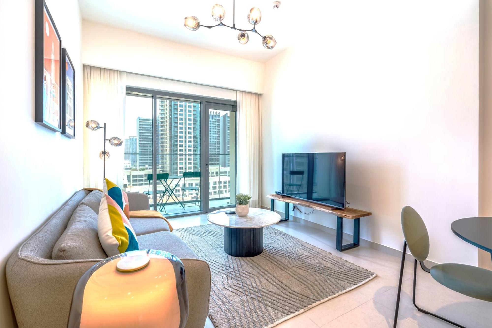 Luxury Burj Royale Modern Apt With Balcony Apartment Dubai