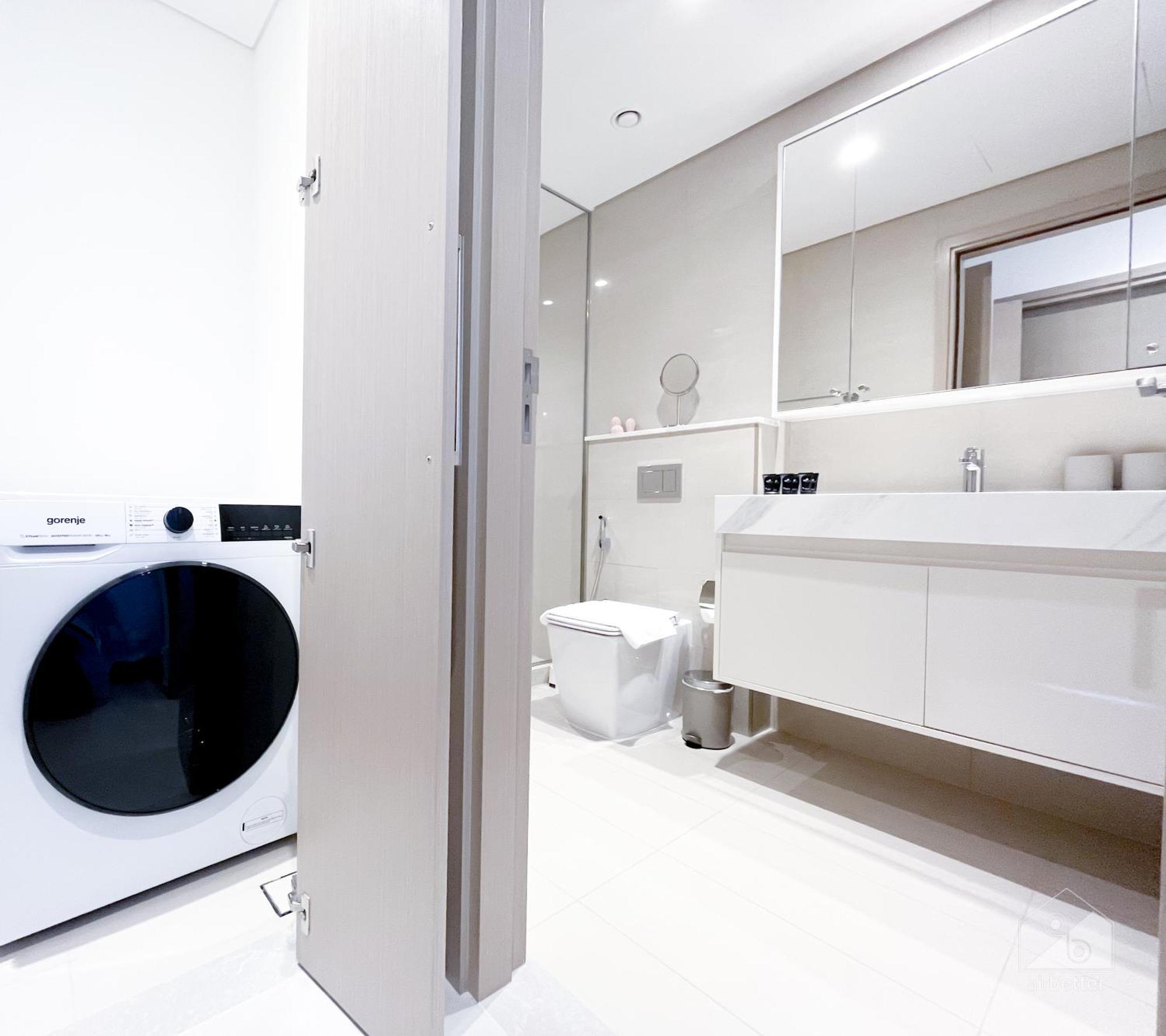 Luxury Burj Royale Modern Apt With Balcony Apartment Dubai