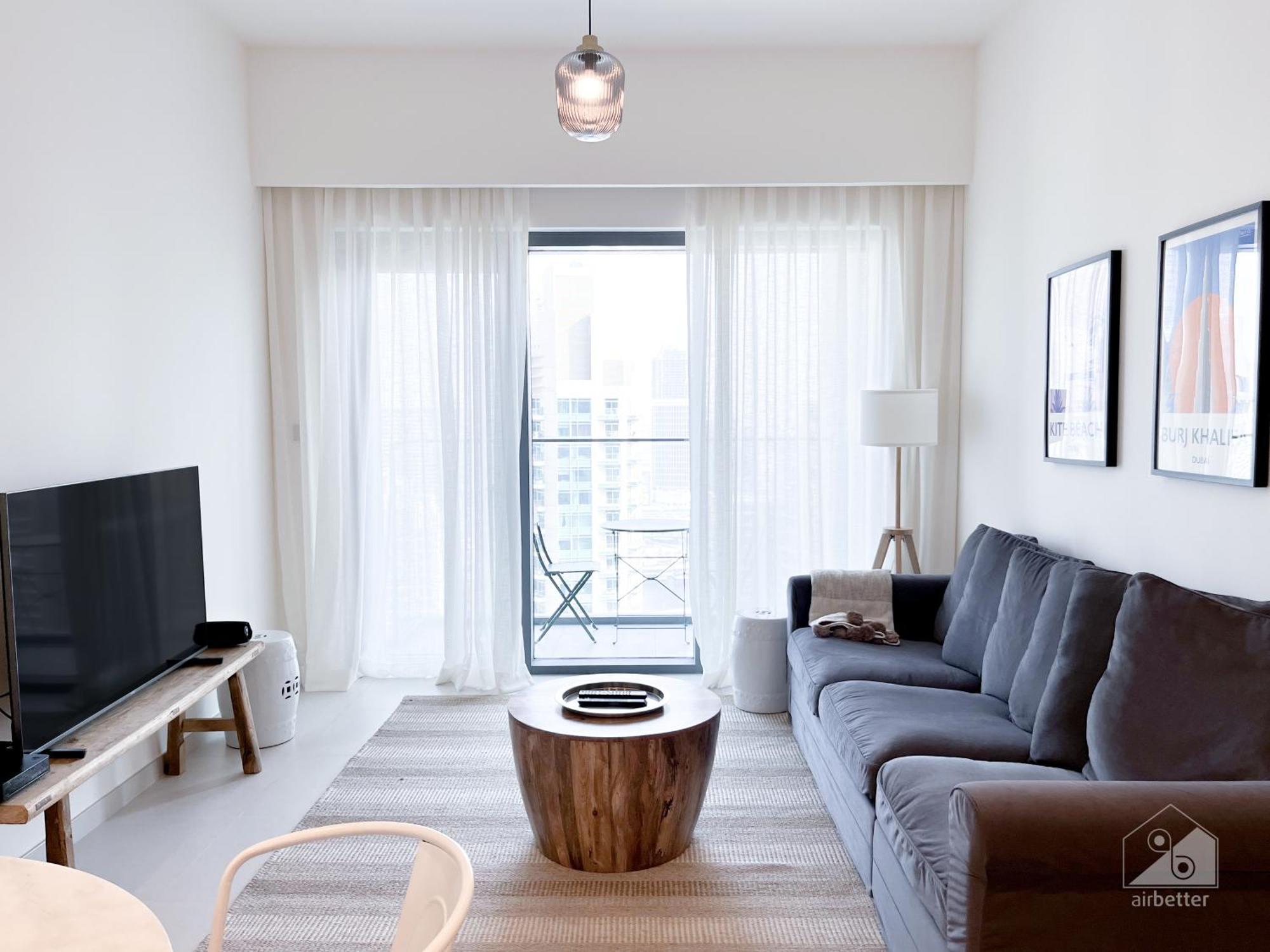 Luxury Burj Royale Modern Apt With Balcony * Dubai