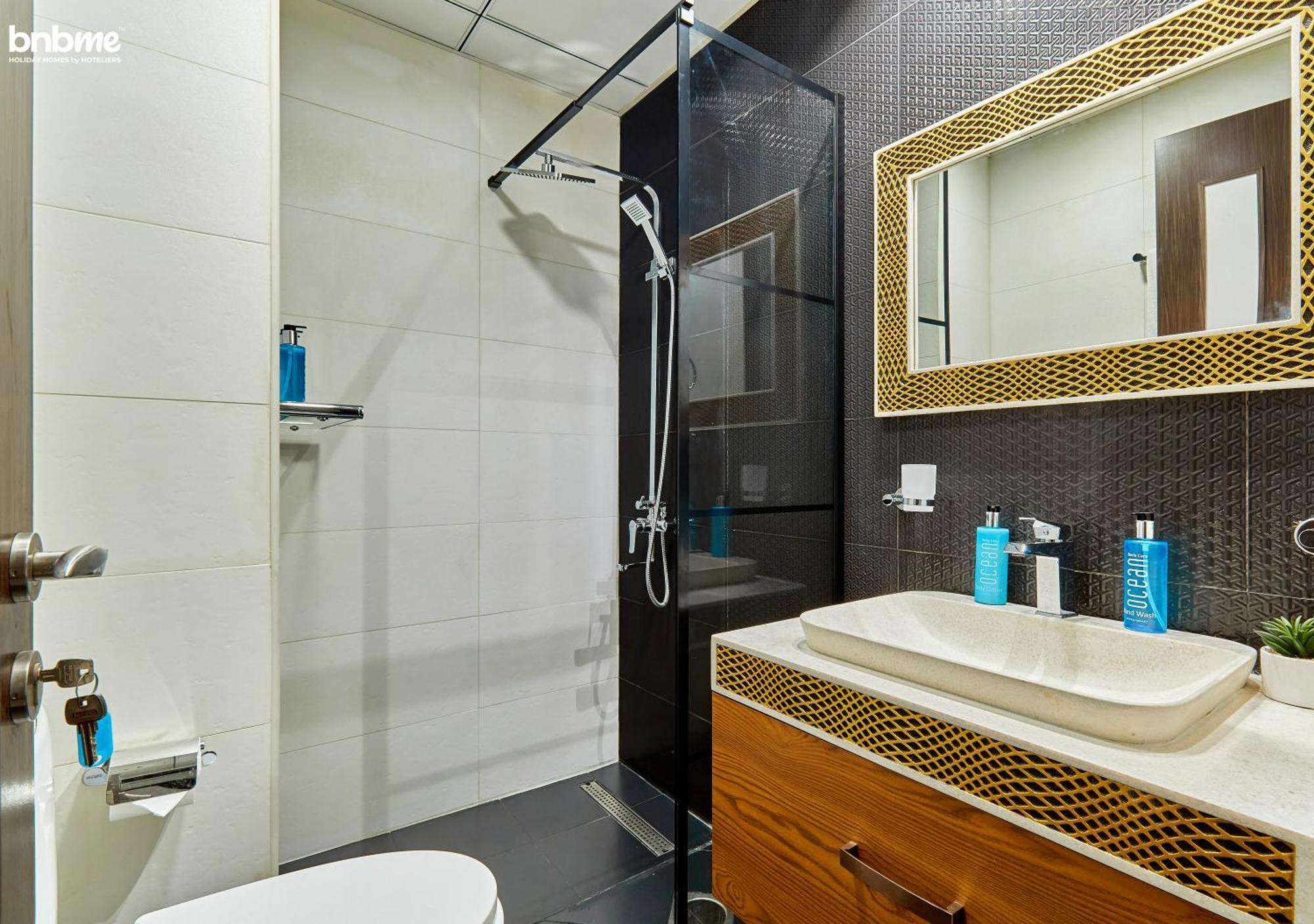 Bnbmehomes - Bayz By Danube Apartamento *