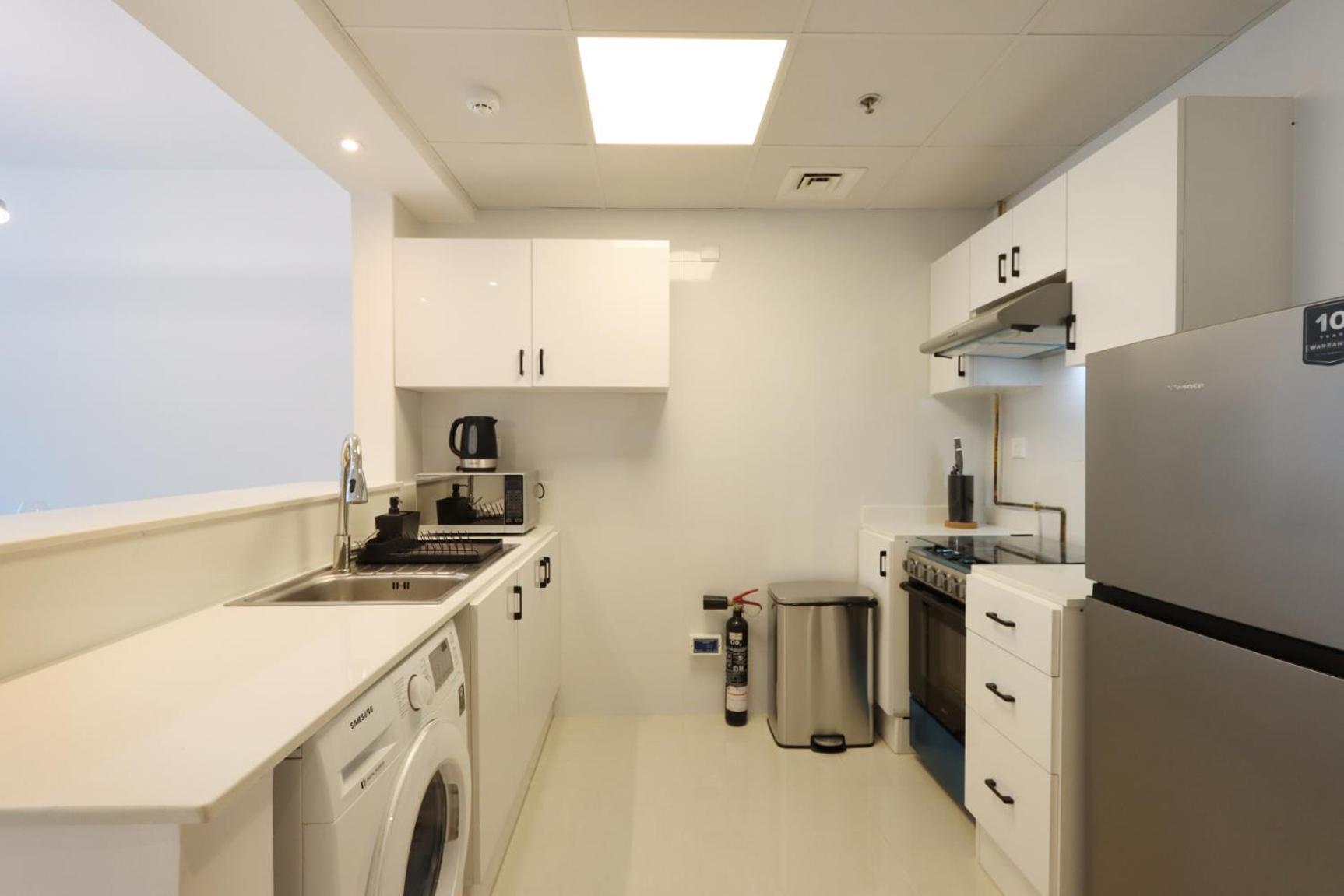 Livbnb - 1br In Marina, Next To Marina Mall Apartment Dubai