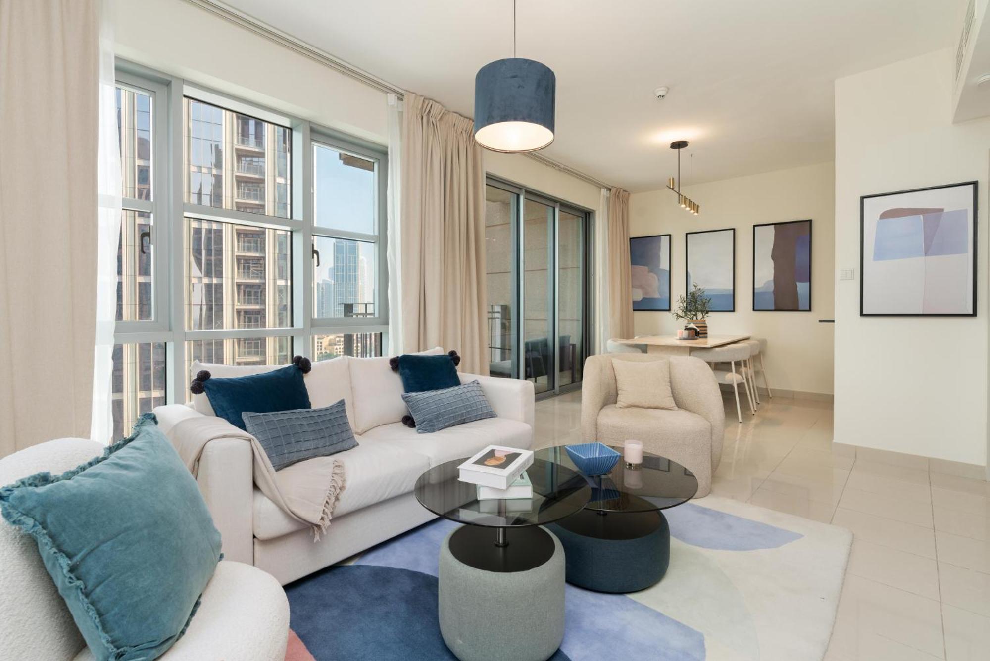 Apartment Burj Khalifa Views / 5 Min Walk From Mall / Opera / Upgraded / Designer Choice / 8 People / The Location *
