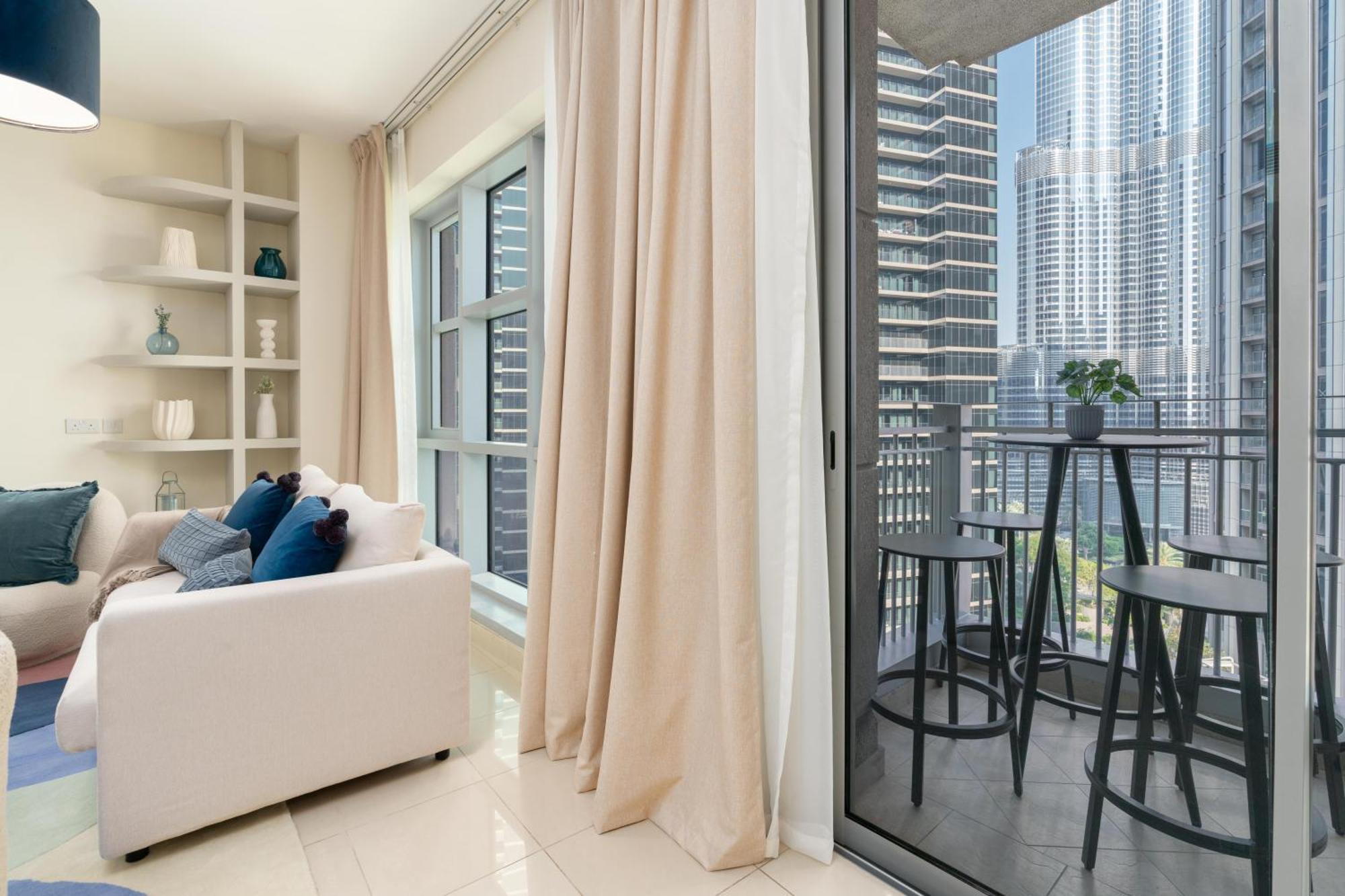 Apartment Burj Khalifa Views / 5 Min Walk From Mall / Opera / Upgraded / Designer Choice / 8 People / The Location *