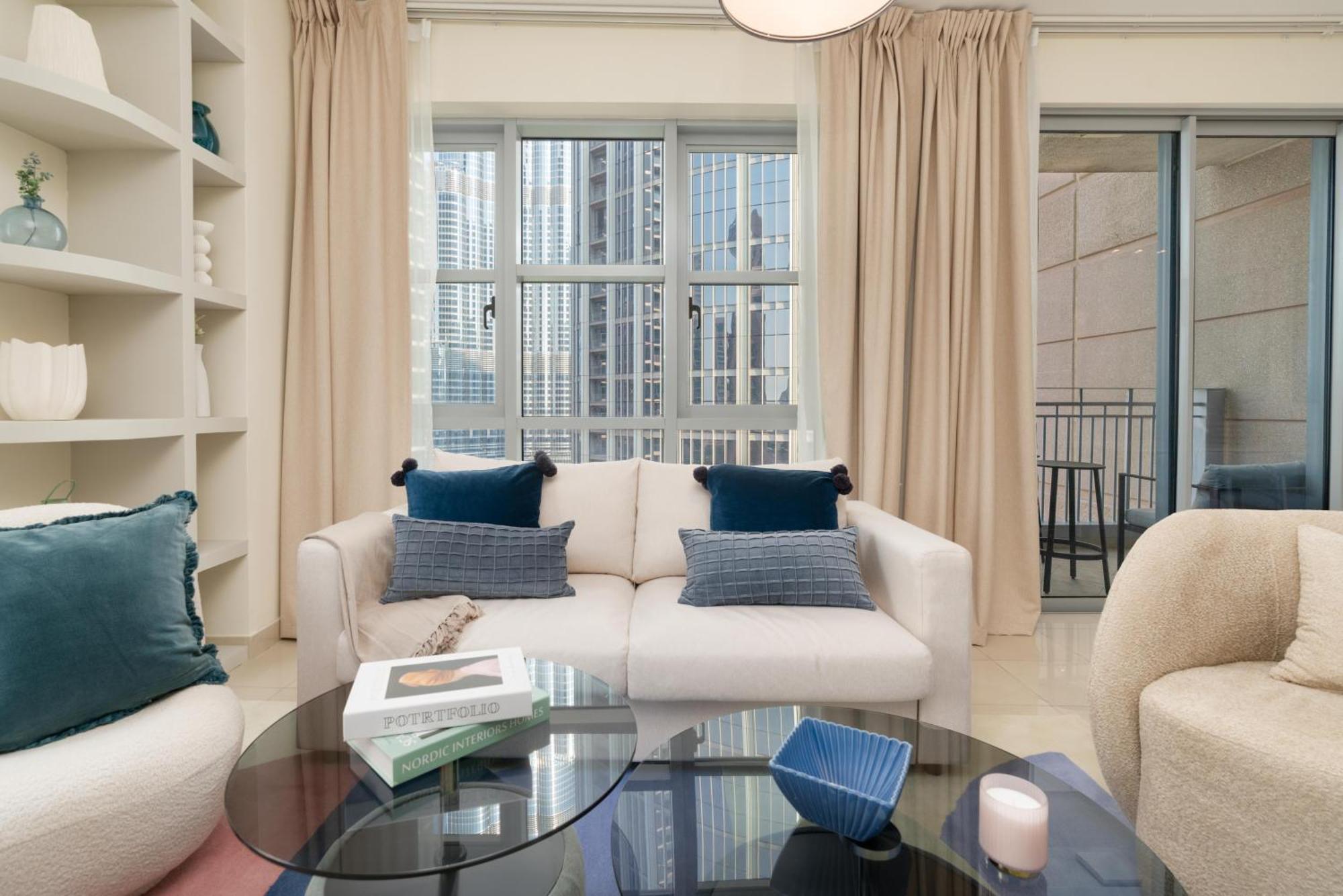Apartment Burj Khalifa Views / 5 Min Walk From Mall / Opera / Upgraded / Designer Choice / 8 People / The Location