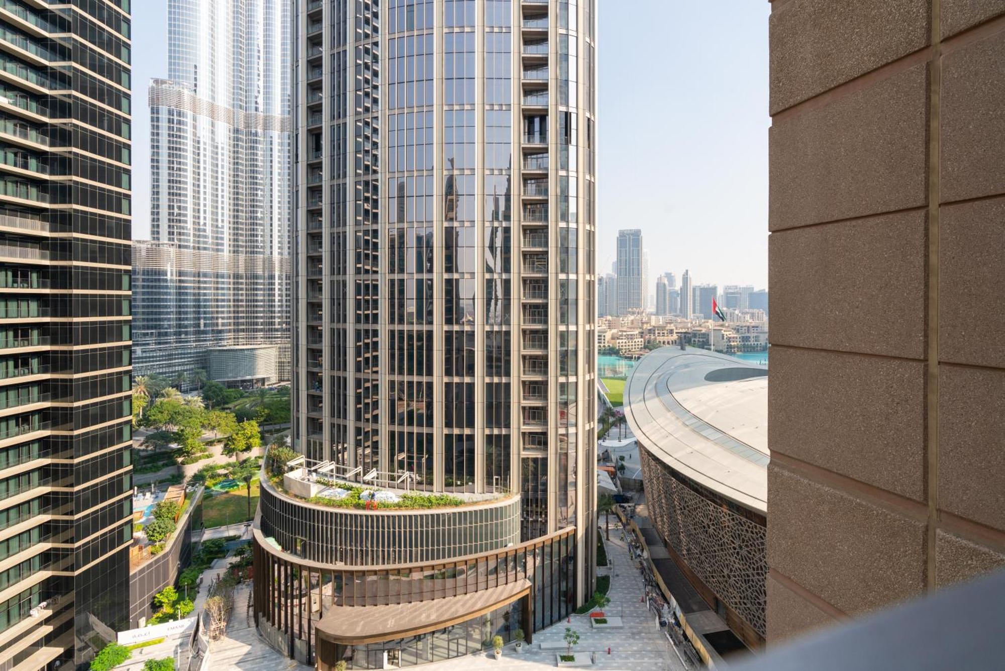 Burj Khalifa Views / 5 Min Walk From Mall / Opera / Upgraded / Designer Choice / 8 People / The Location Apartment