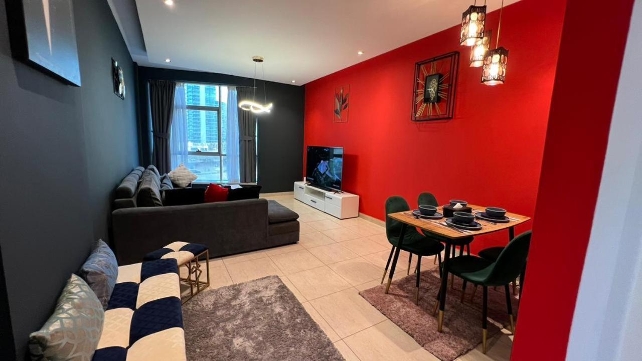Premium Marina Two Bedroom With Sea View - Family Only Dubái