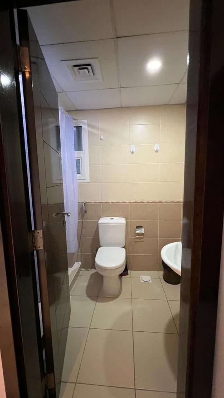 Premium Marina Two Bedroom With Sea View - Family Only * Dubái