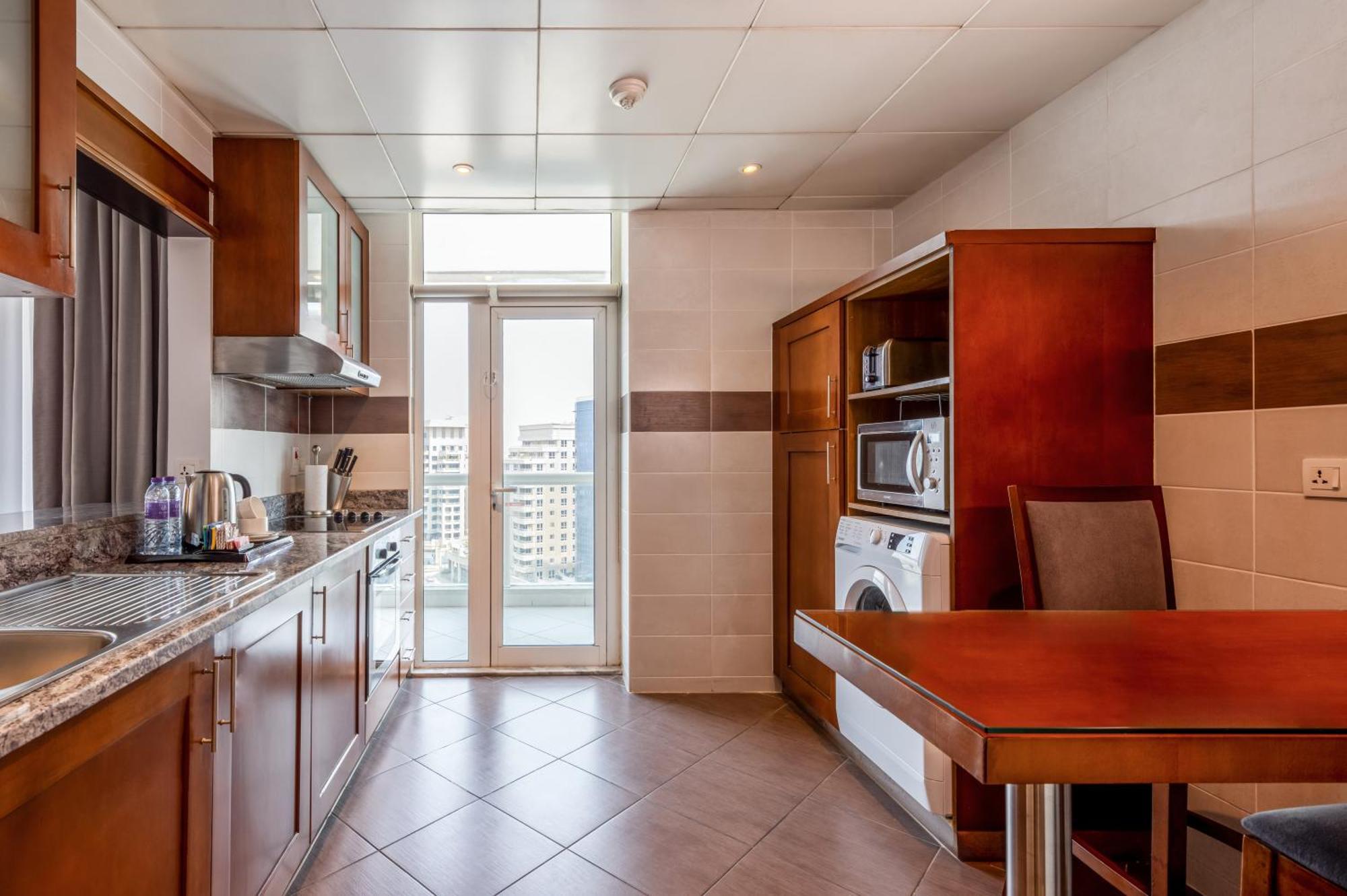 Flora Creek Deluxe Apartahotel 4*