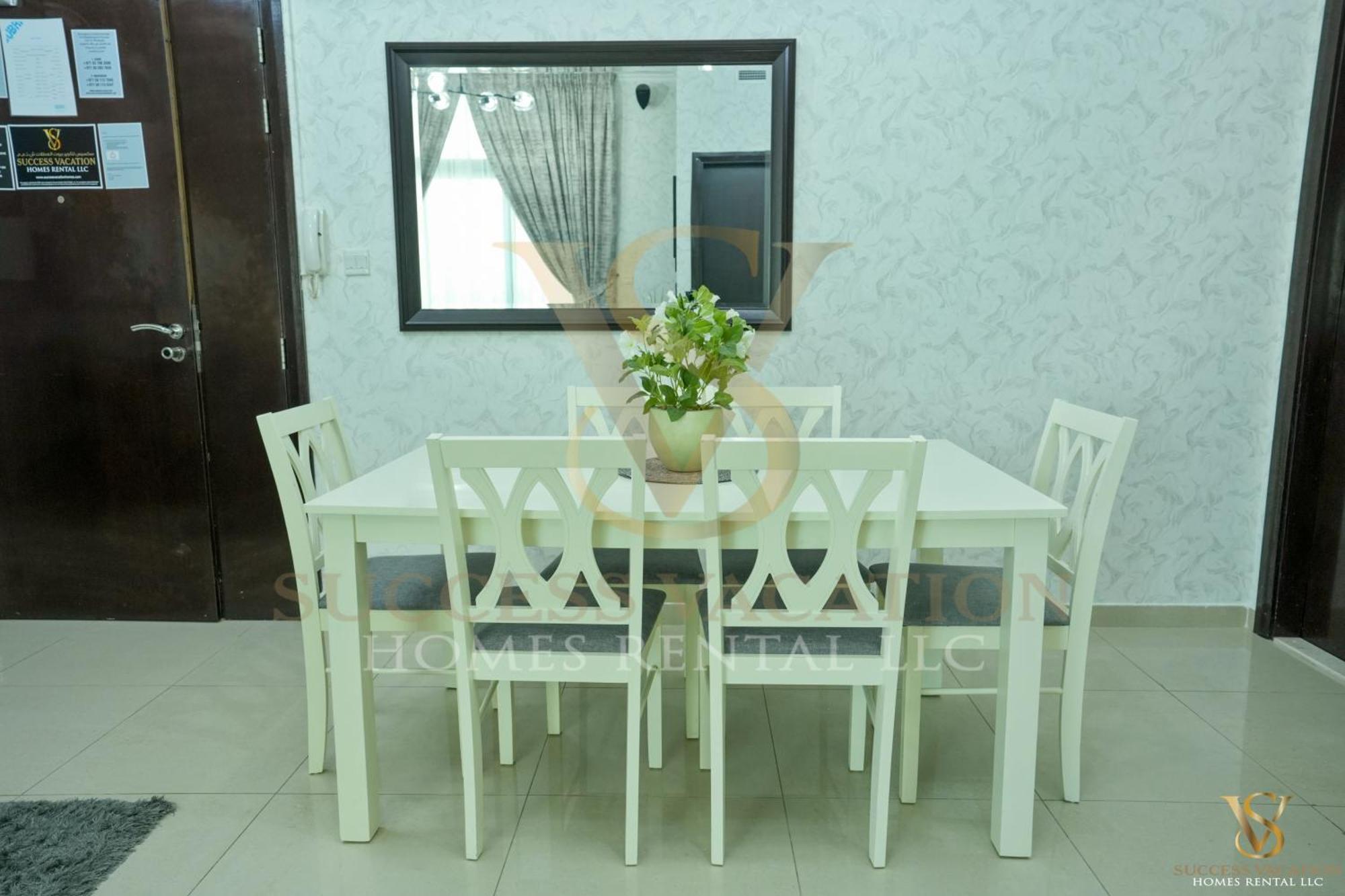 Appartement Success Luxury - 5 Min Away Marina Corniche - Free Housekeeping Provided Everyday-24-7 Staff Available For Services *