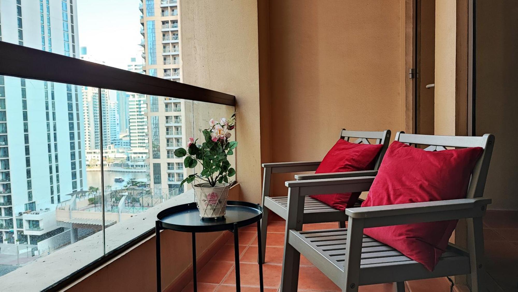 Apartemen La Buena Vida Homes Dubai