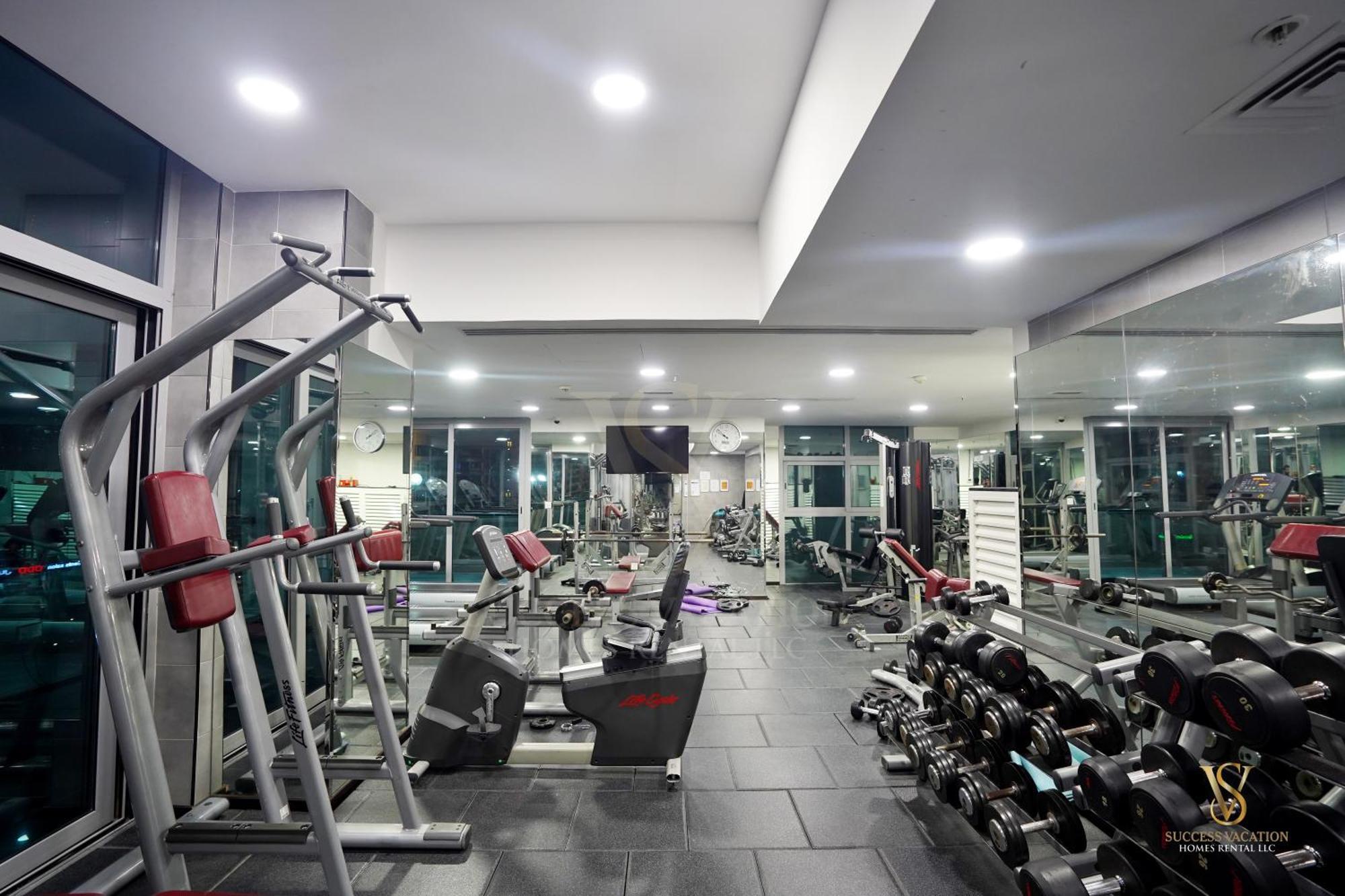 Success Luxury - 5 Min Away Marina Corniche - Free Housekeeping Provided Everyday-24-7 Staff Available For Services Appartement